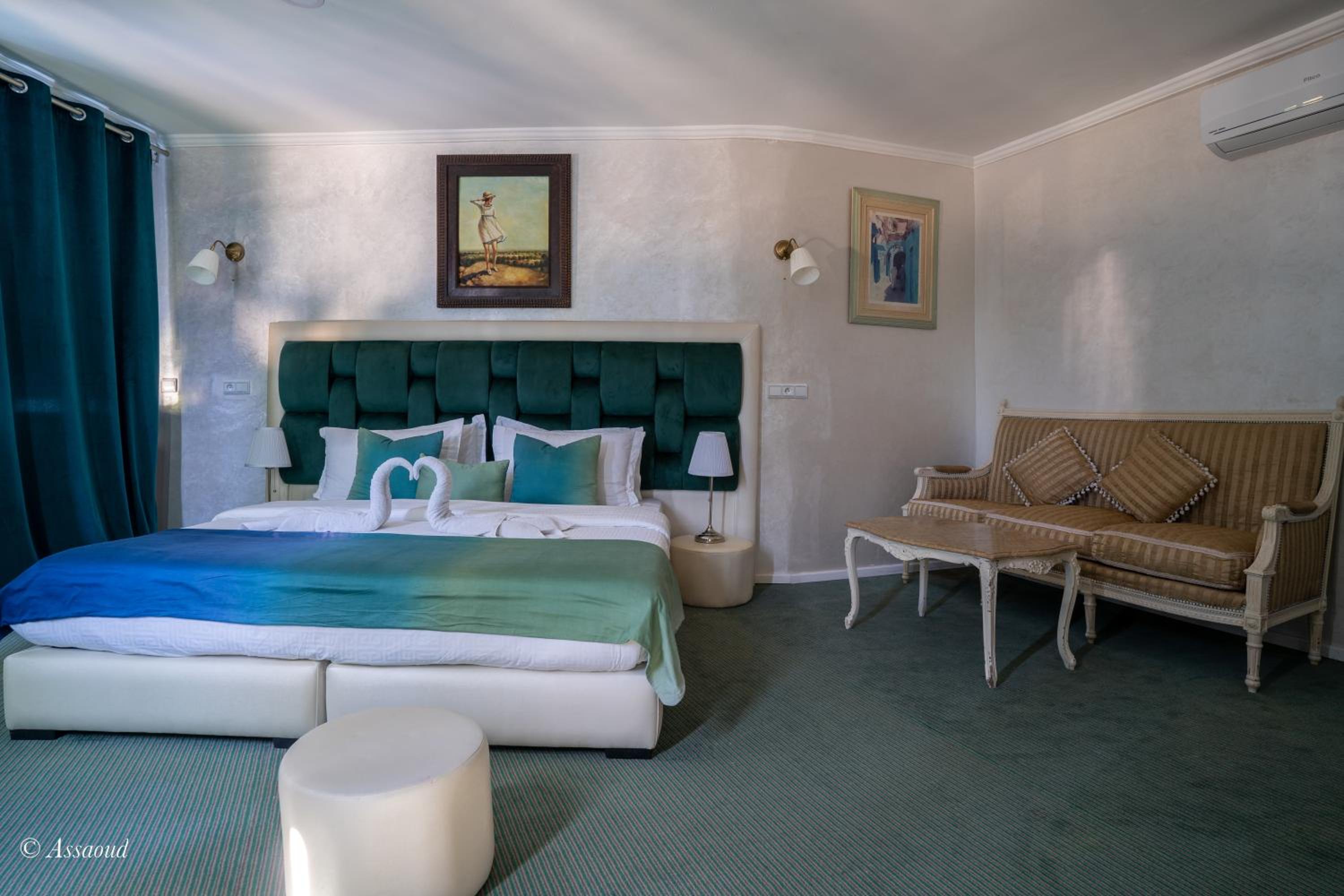 Double Room with Pool View photo 3