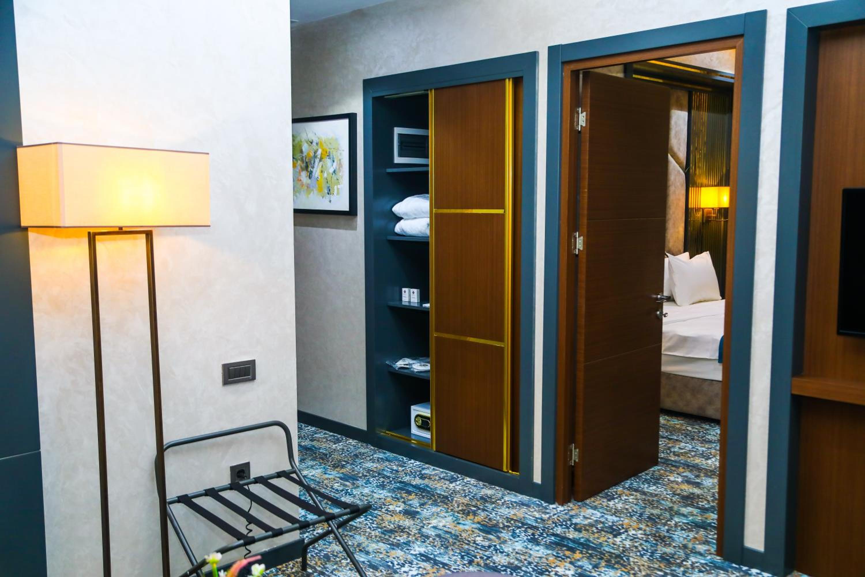 King Suite photo 3