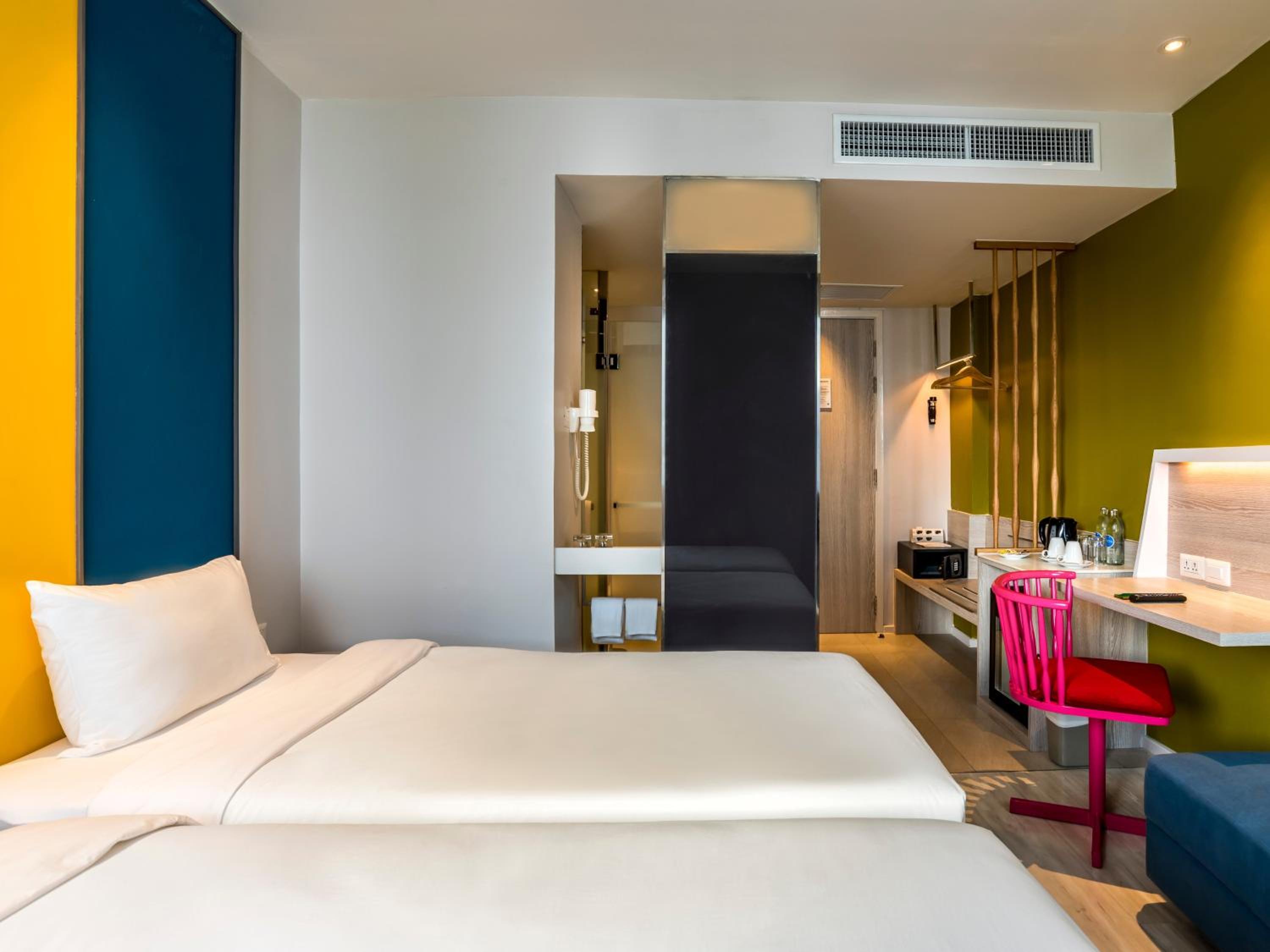 Standard Twin Room - Photo 4