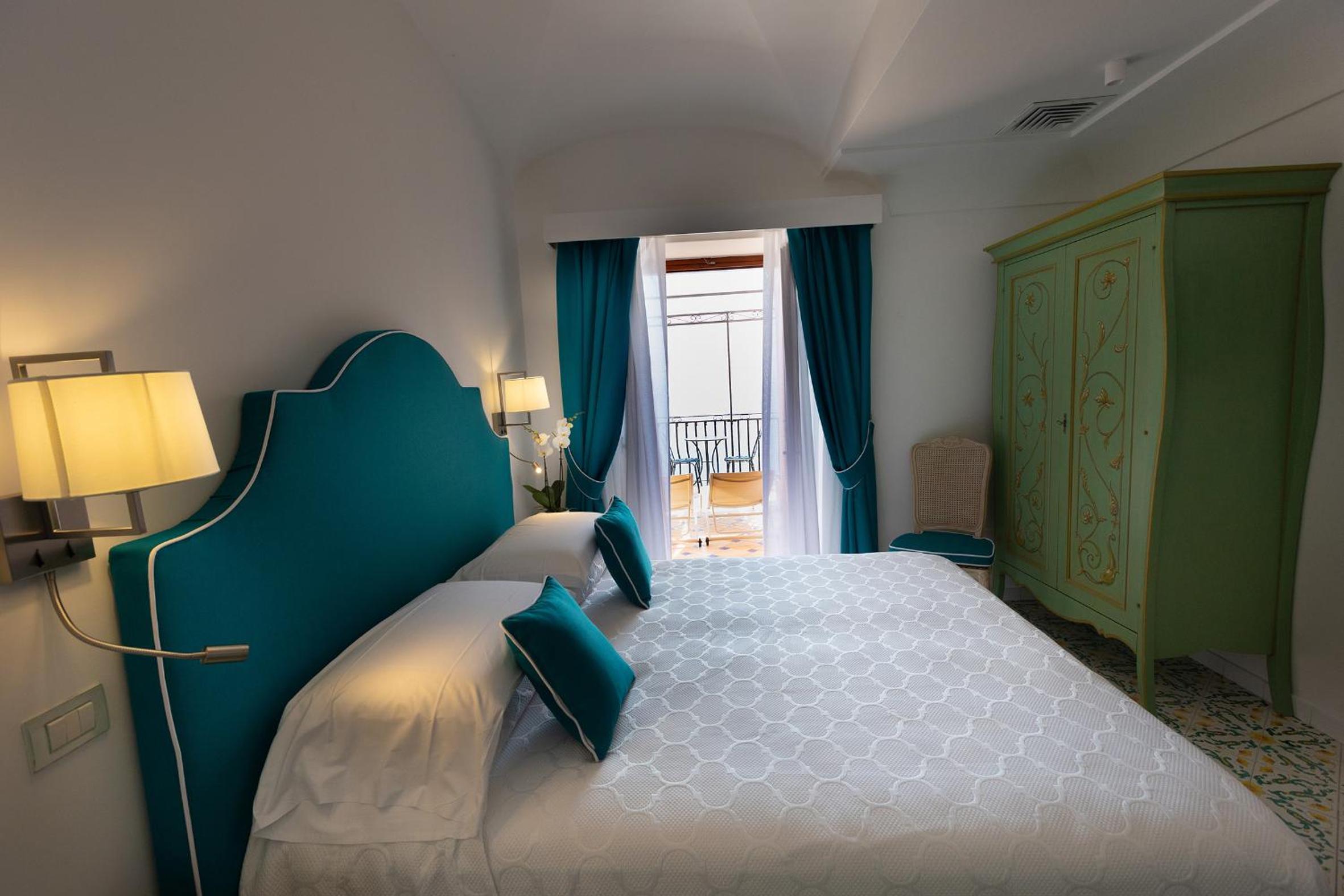 Superior Double Room with Balcony and Sea View - Photo 16