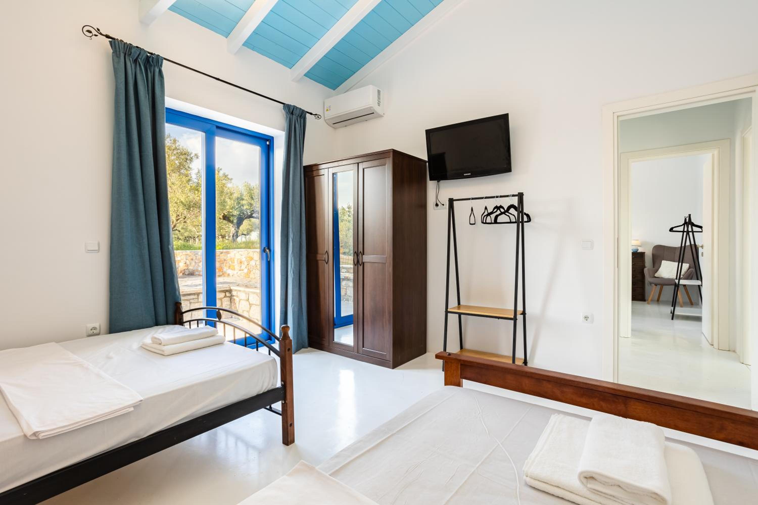 Villa with Sea View photo 3