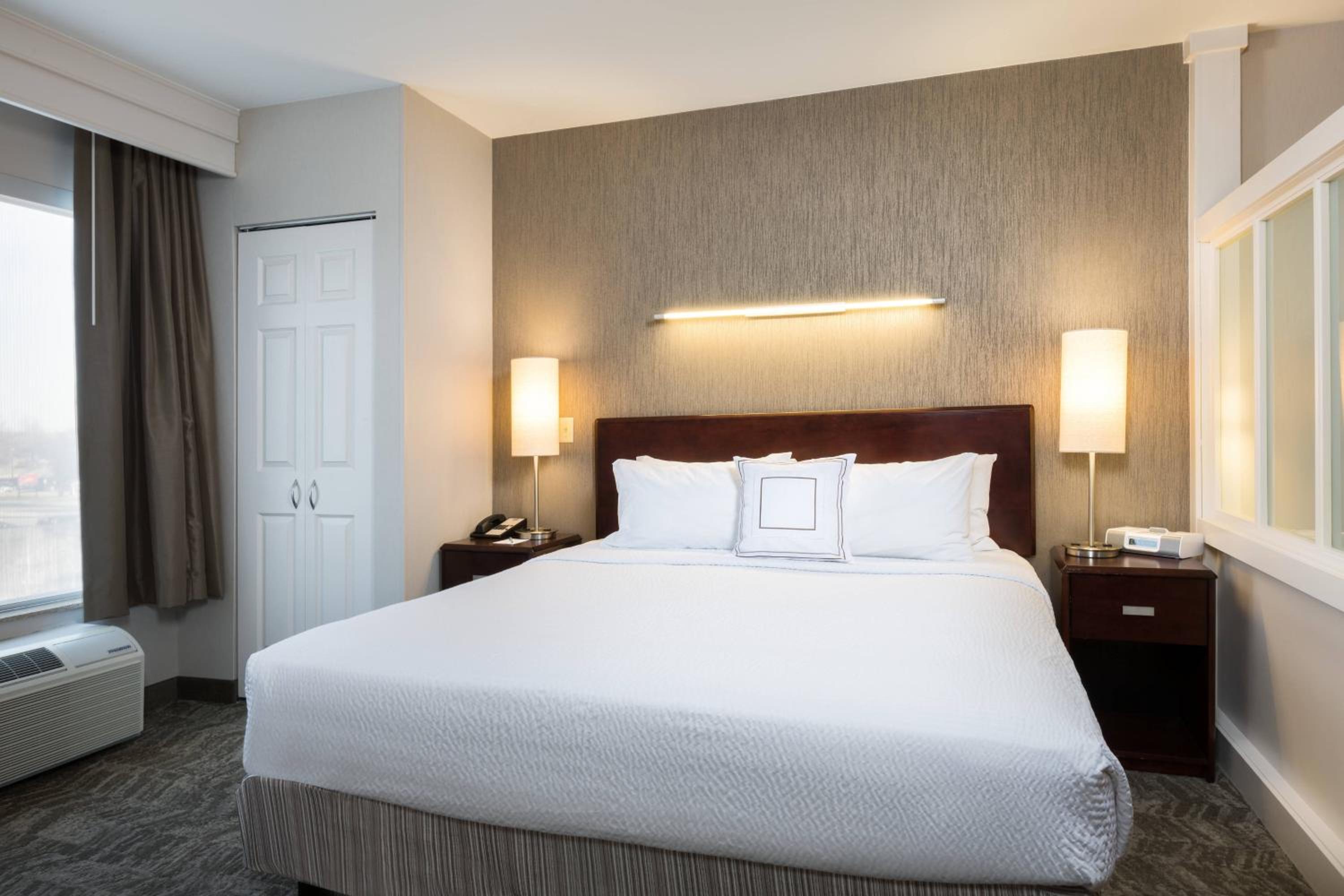 King Suite - Photo 5