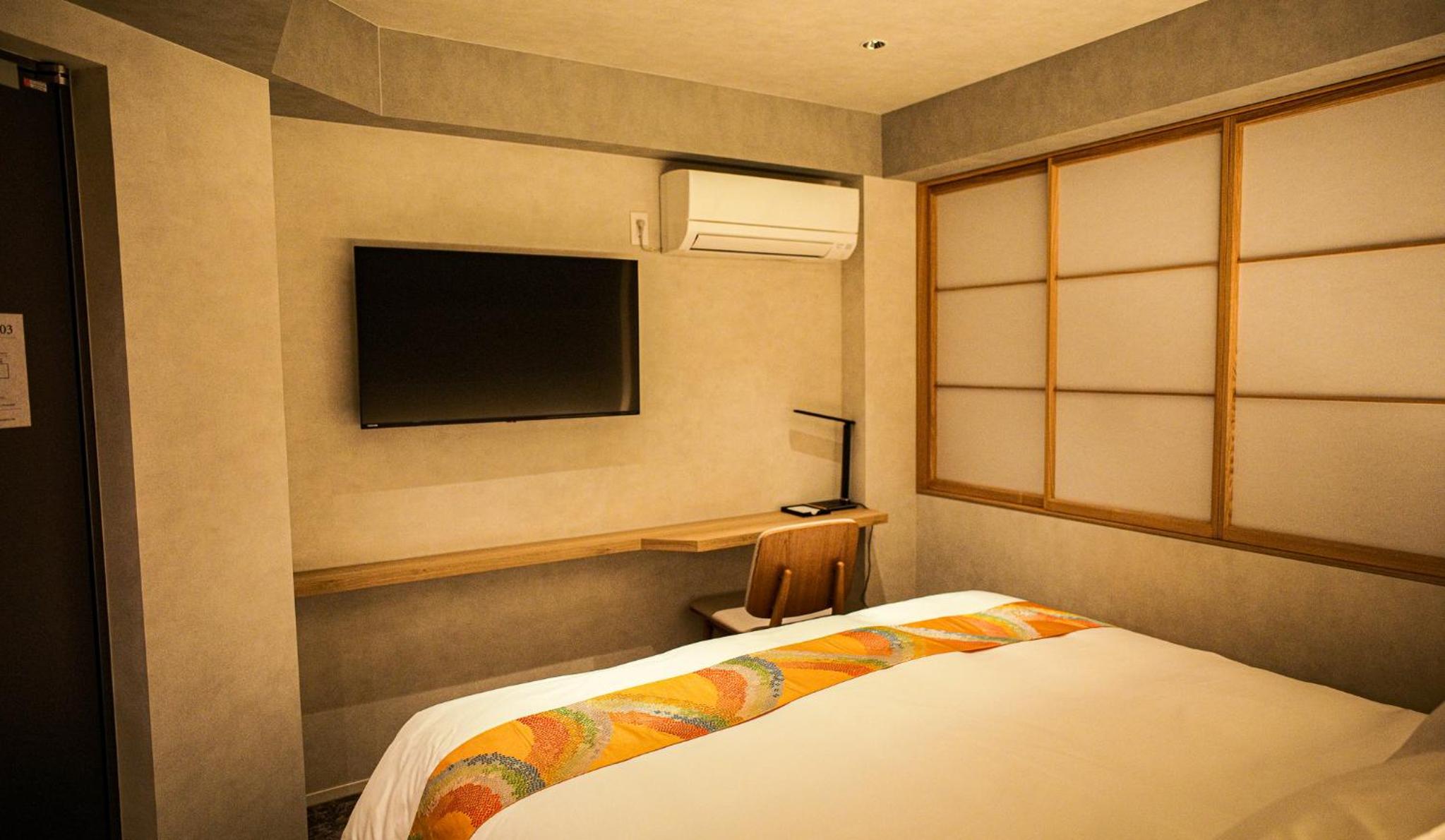Small Double or Twin Room photo 2