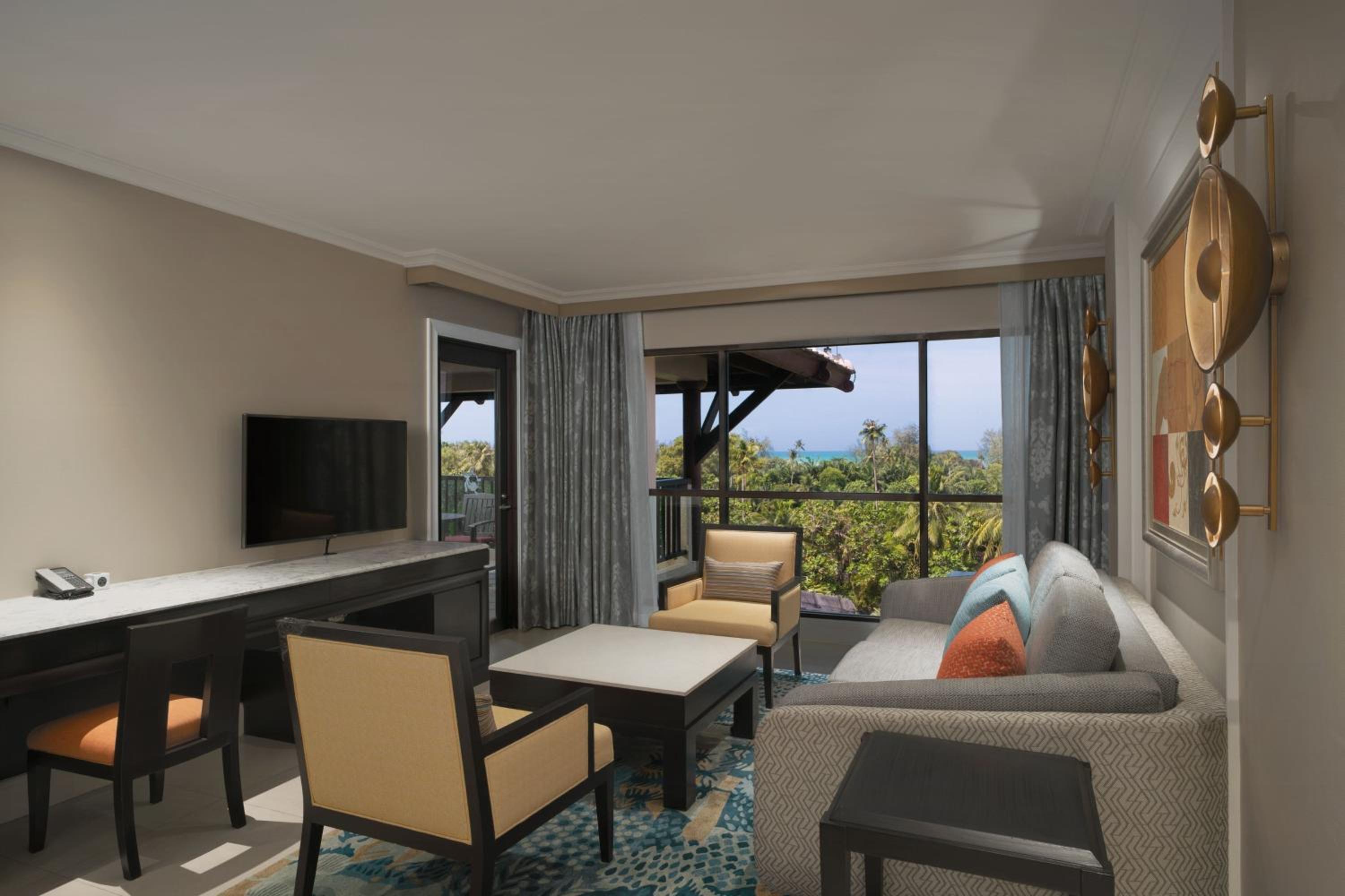 Two-Bedroom Apartment with Balcony and Resort View