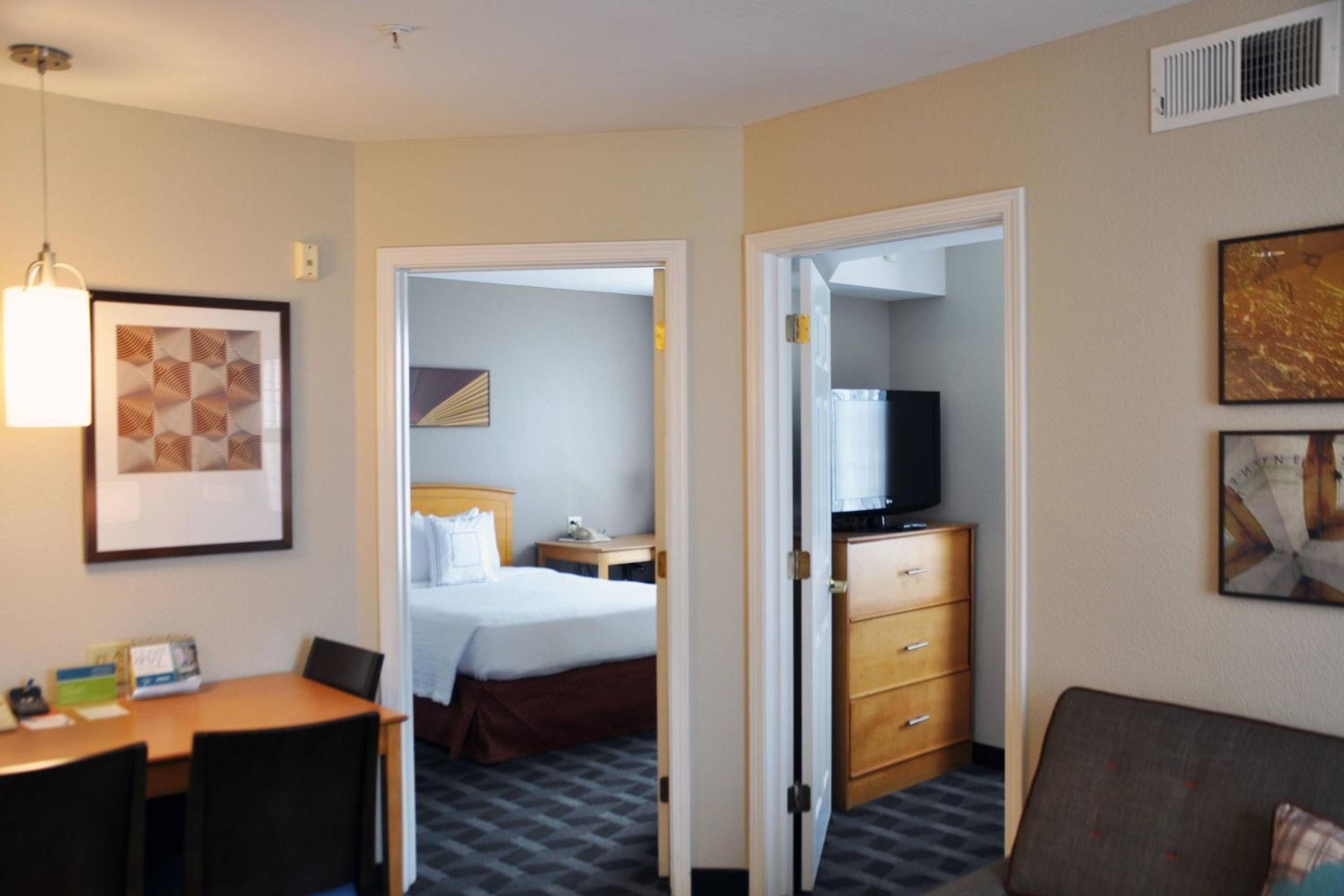 Two-Bedroom Suite photo 2