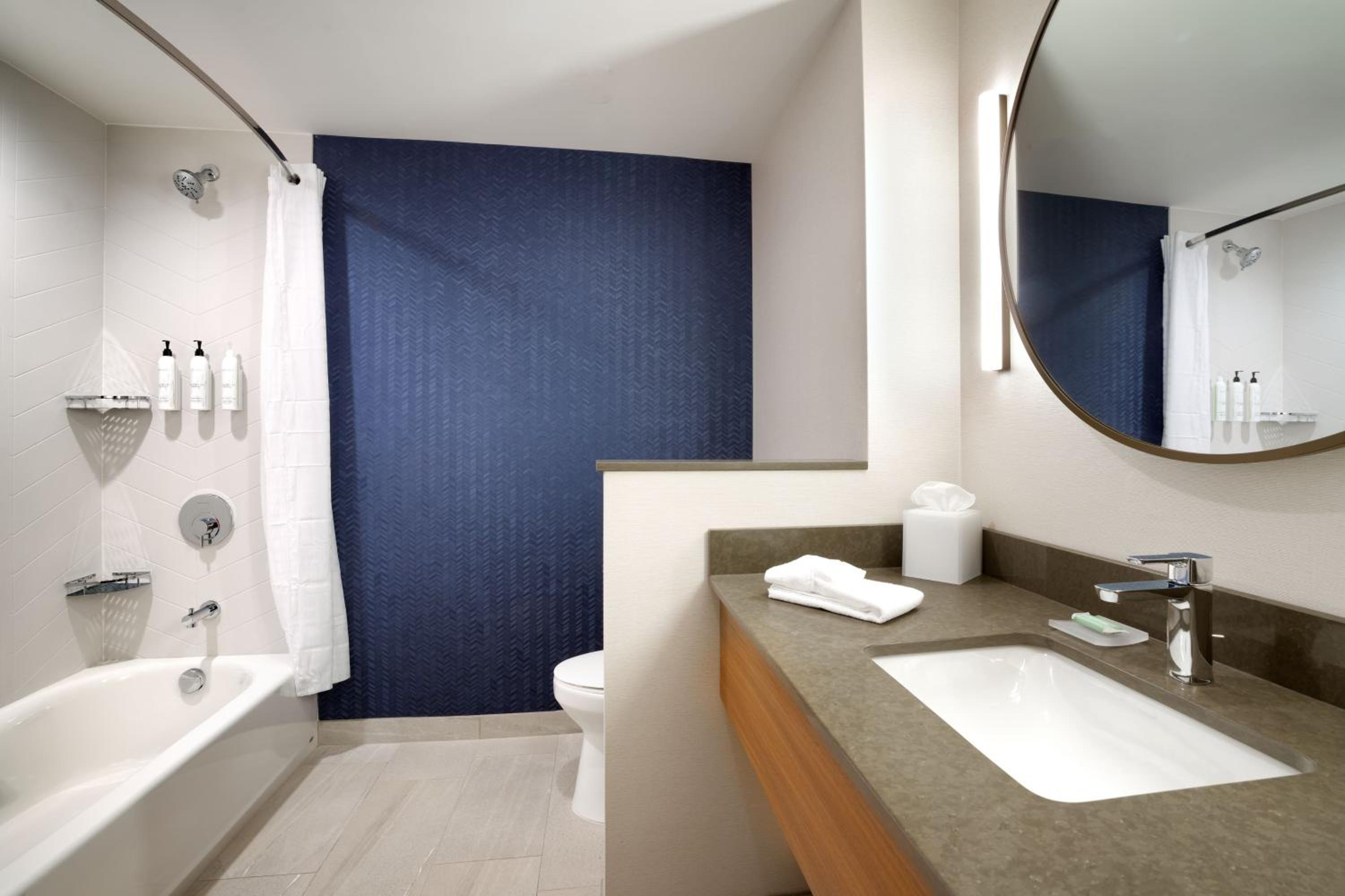 King Room - Hearing Accessible - Photo 2