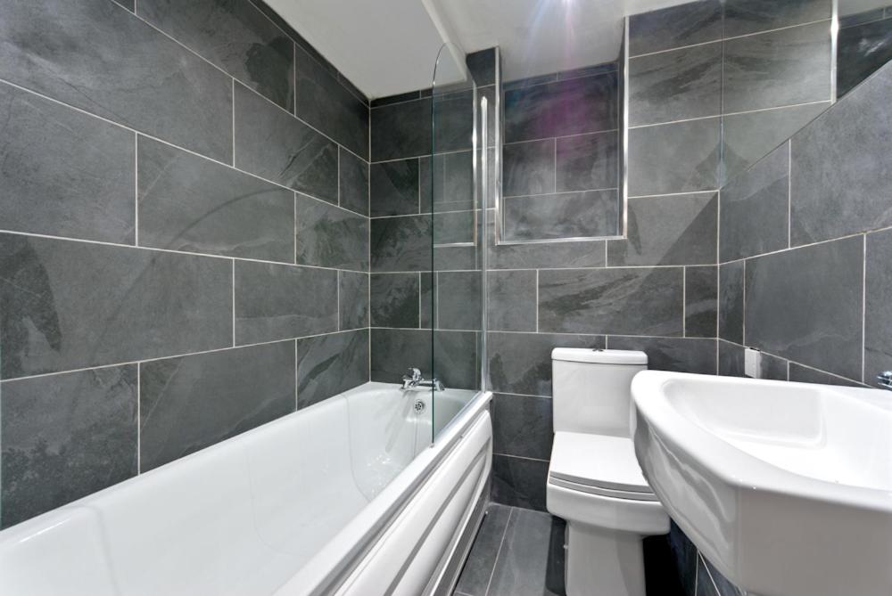 Two-Bedroom Apartment - Photo 3