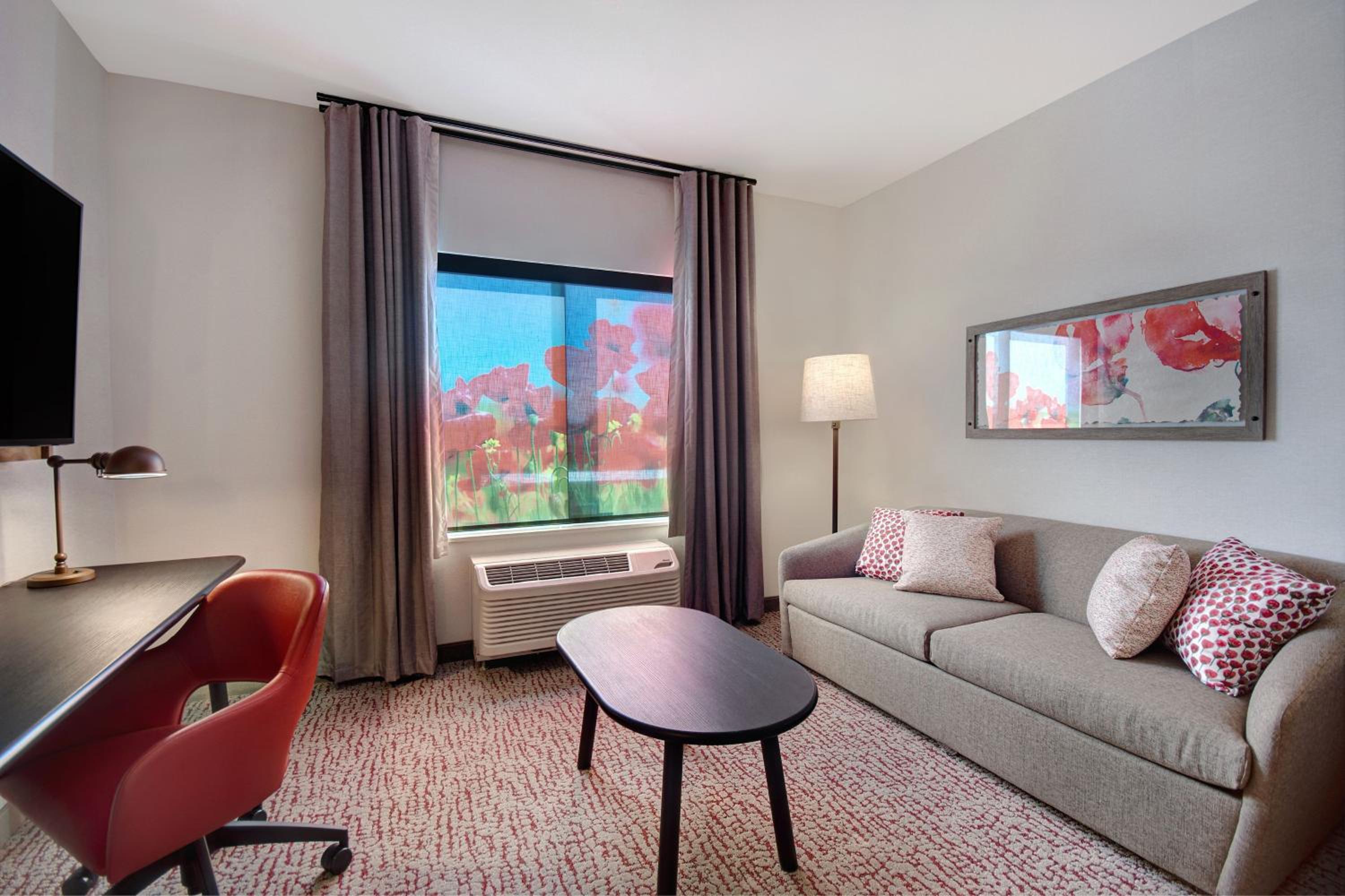 Executive King Suite with Sofa Bed - Photo 6