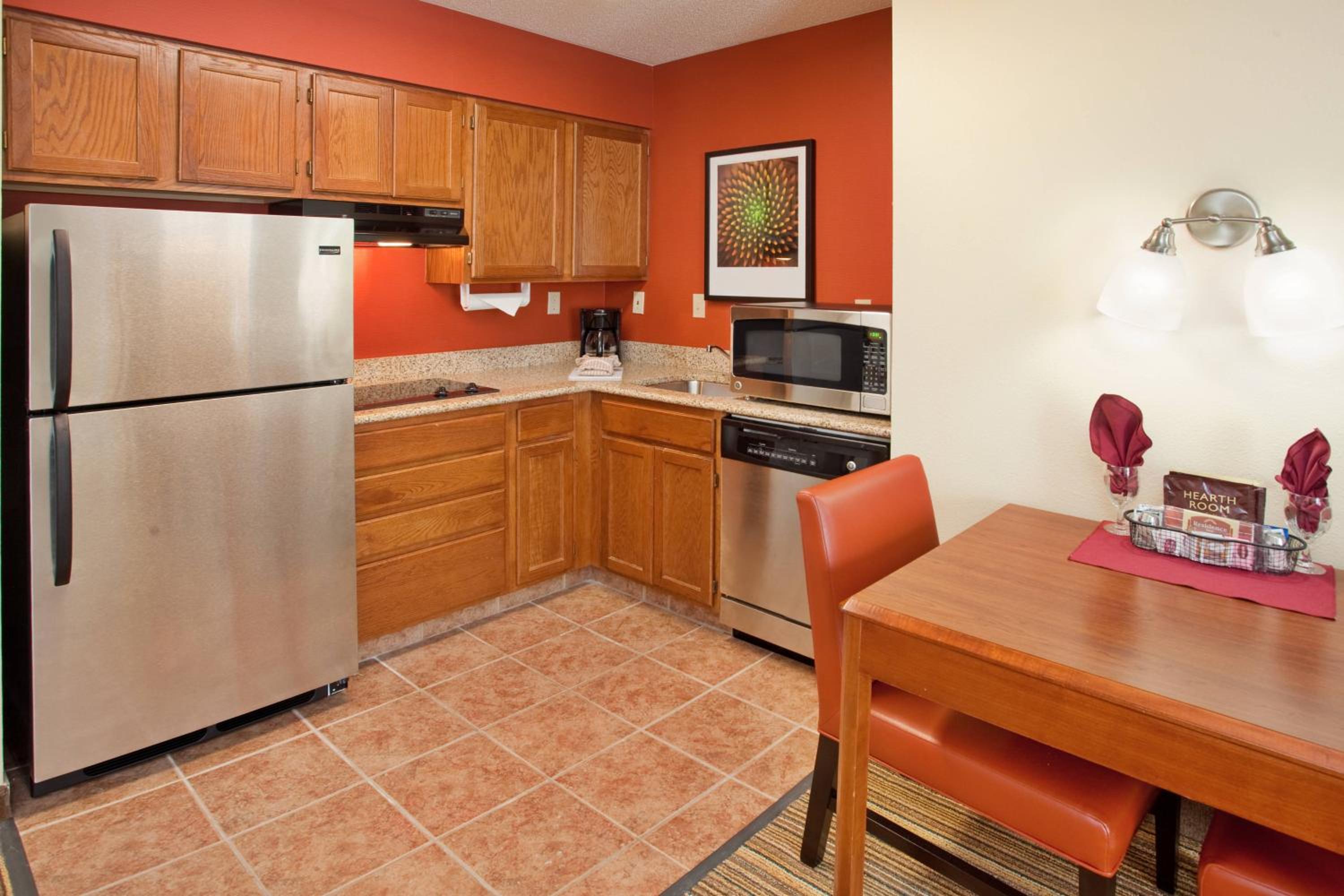 Two-Bedroom Suite - Photo 2