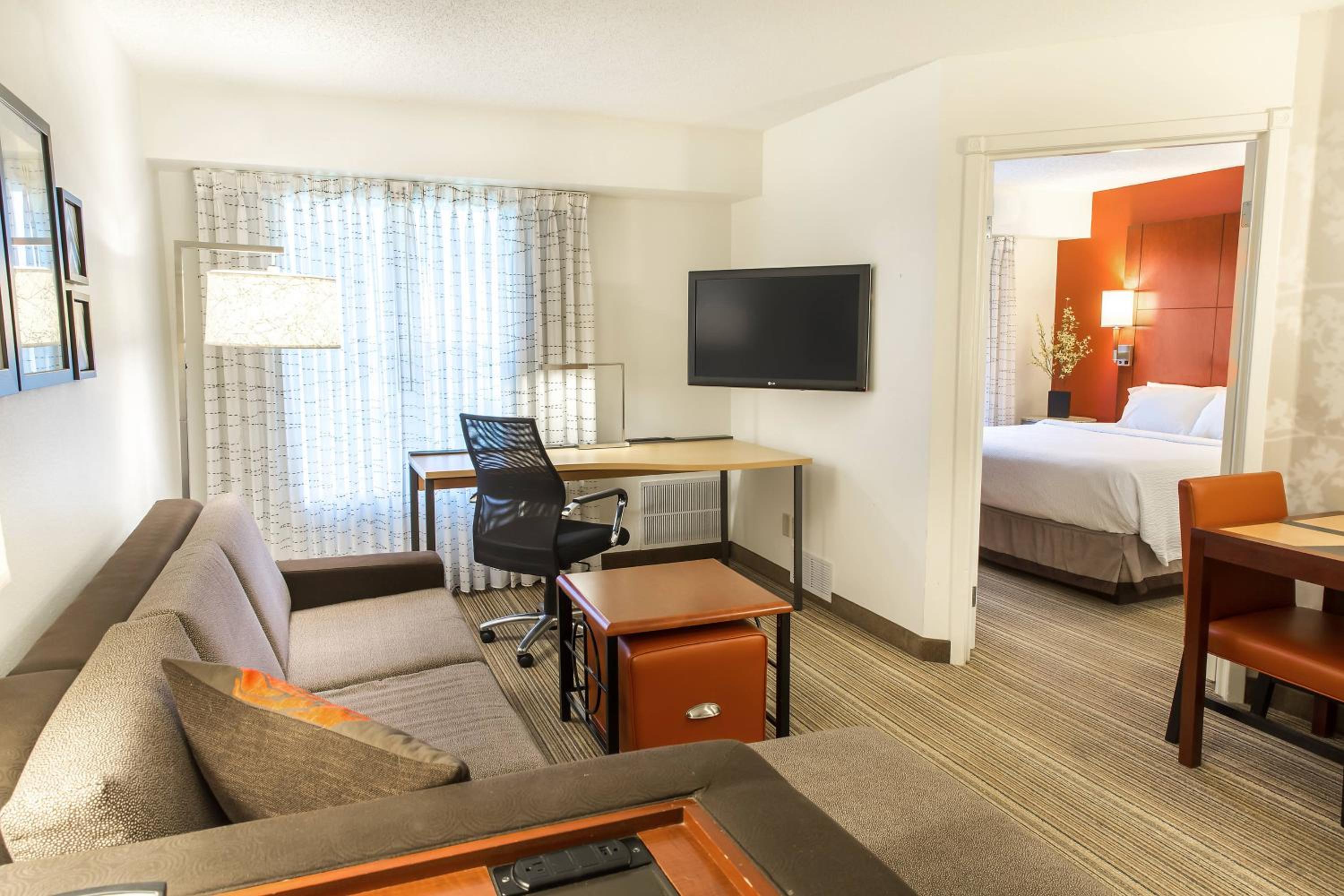 One-Bedroom King Suite photo 1