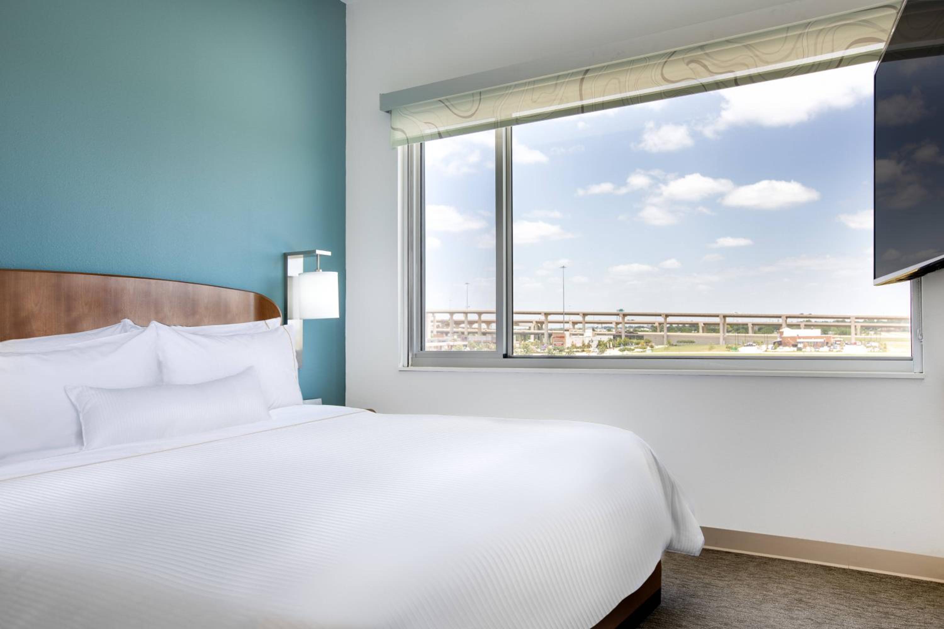 One-Bedroom King Suite with Sofa Bed - Hearing Accessible photo 3