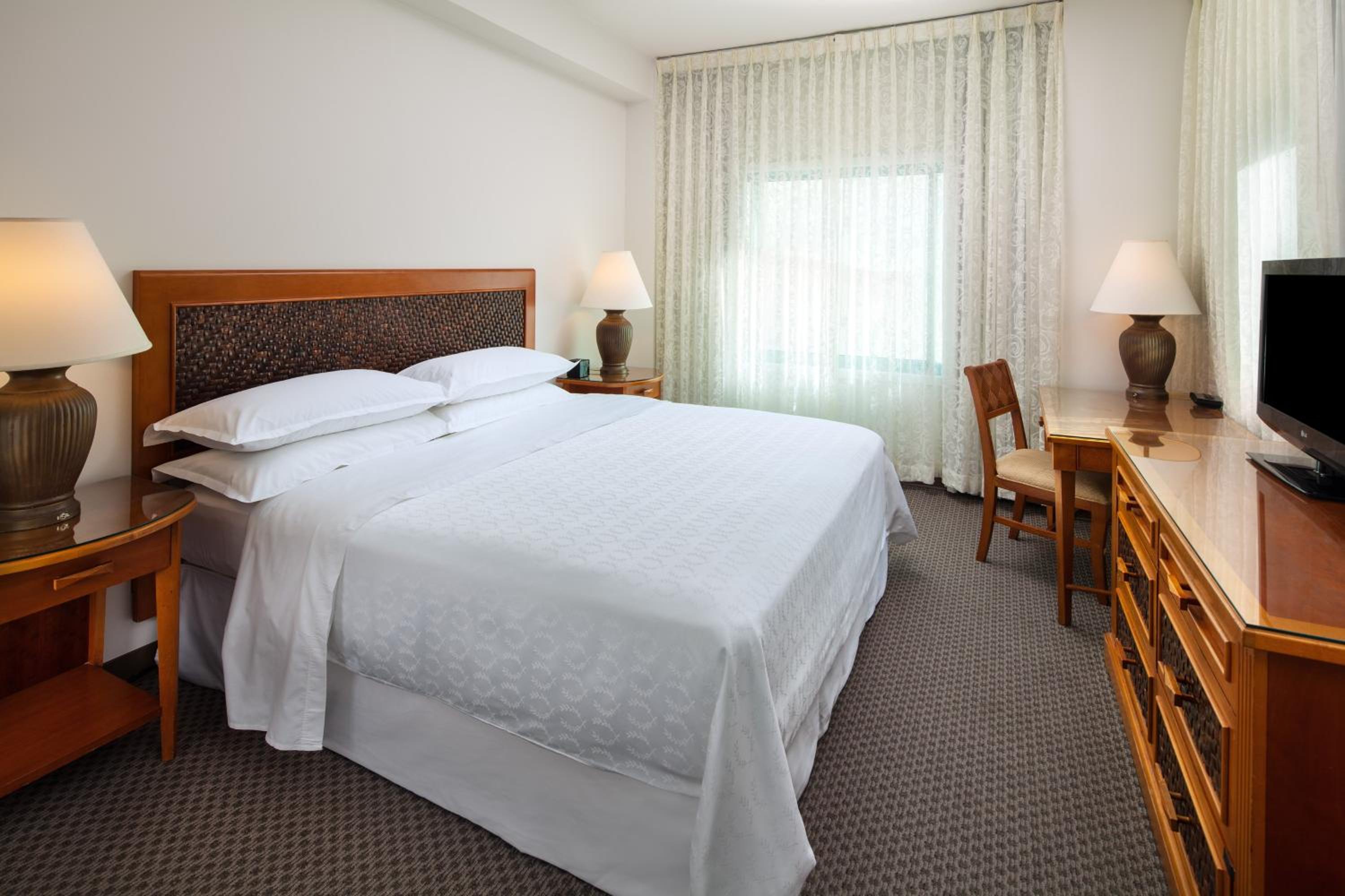 Guest room, 1 Queen, City view