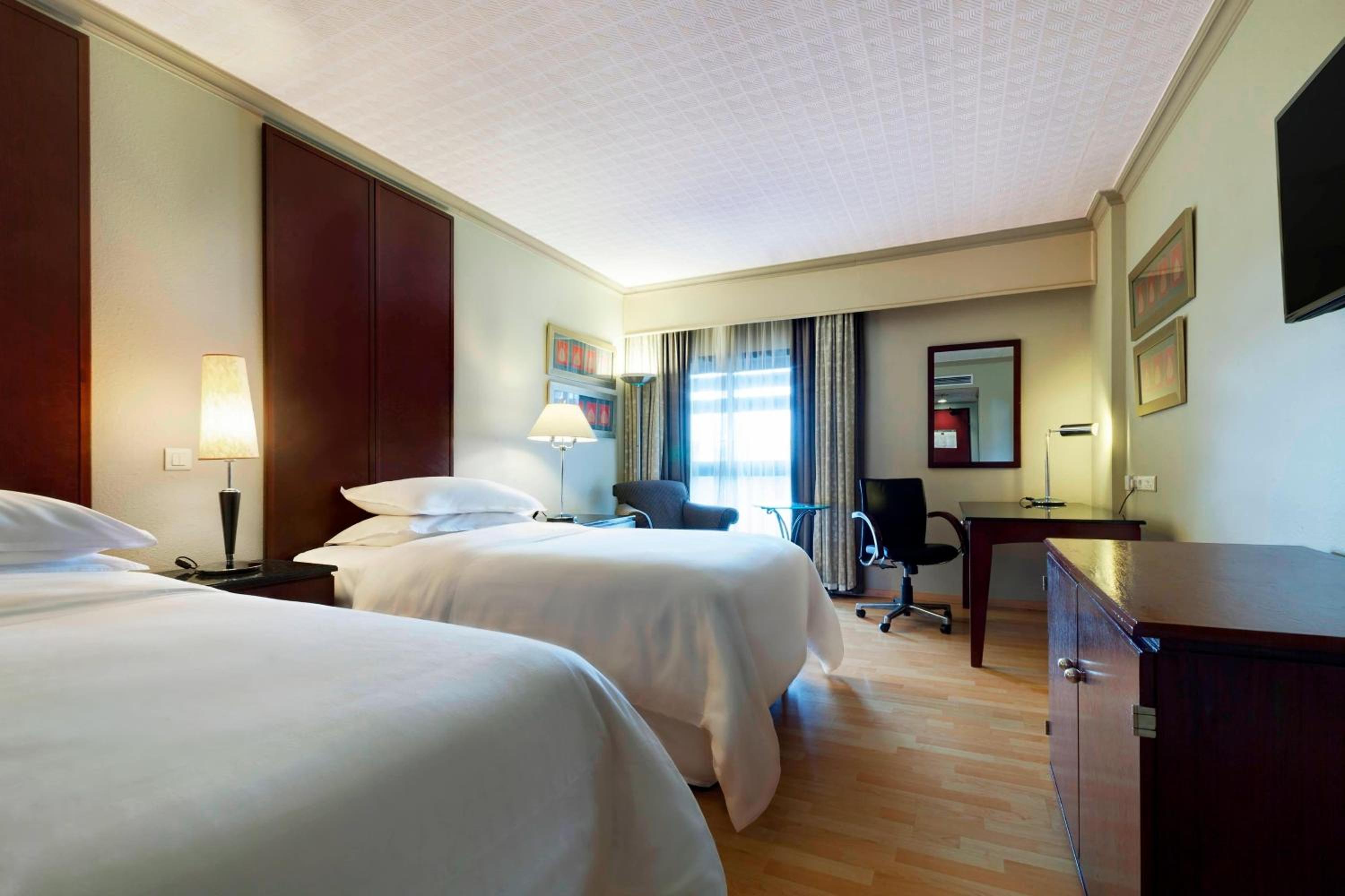 Standard Twin Room - Photo 1