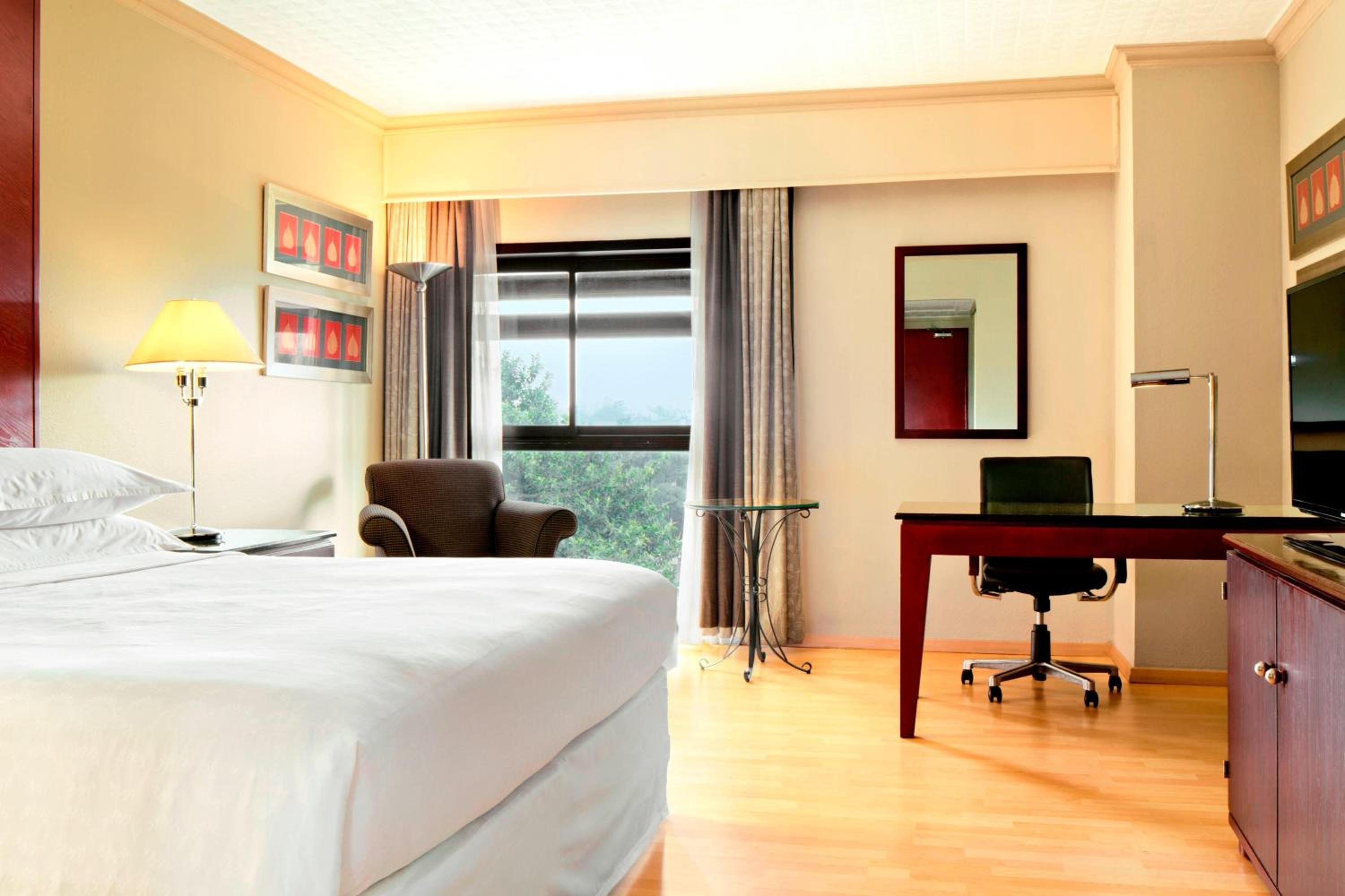 Standard King Room - Photo 2