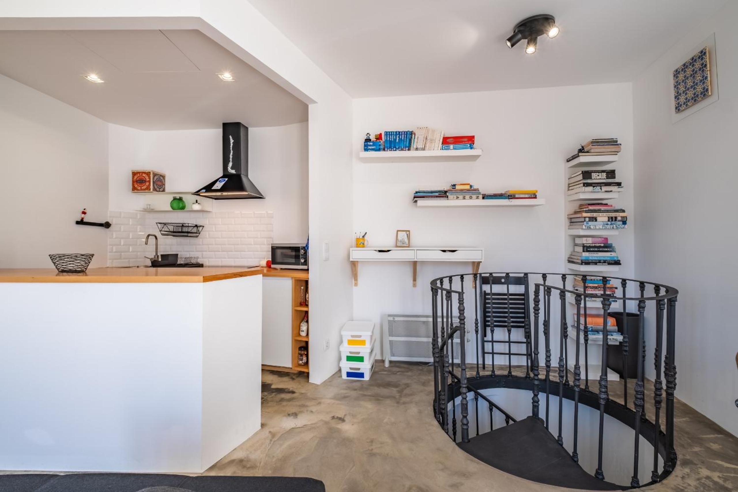 One-Bedroom House - Photo 6