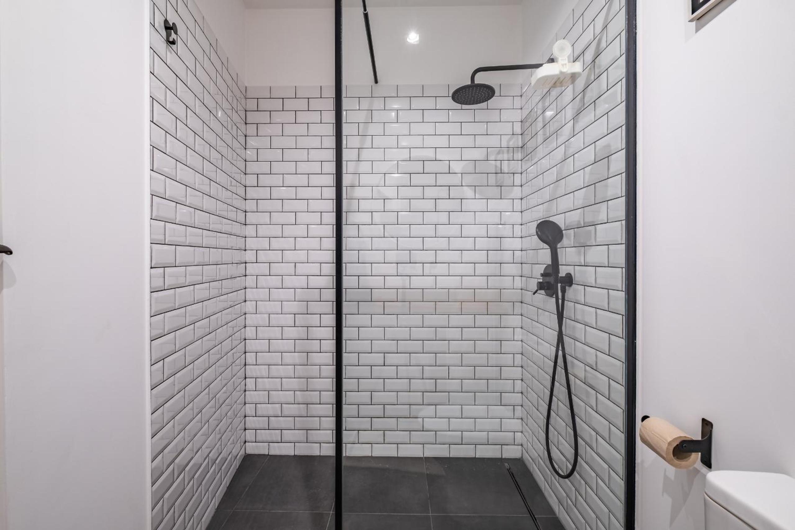 One-Bedroom House - Photo 29