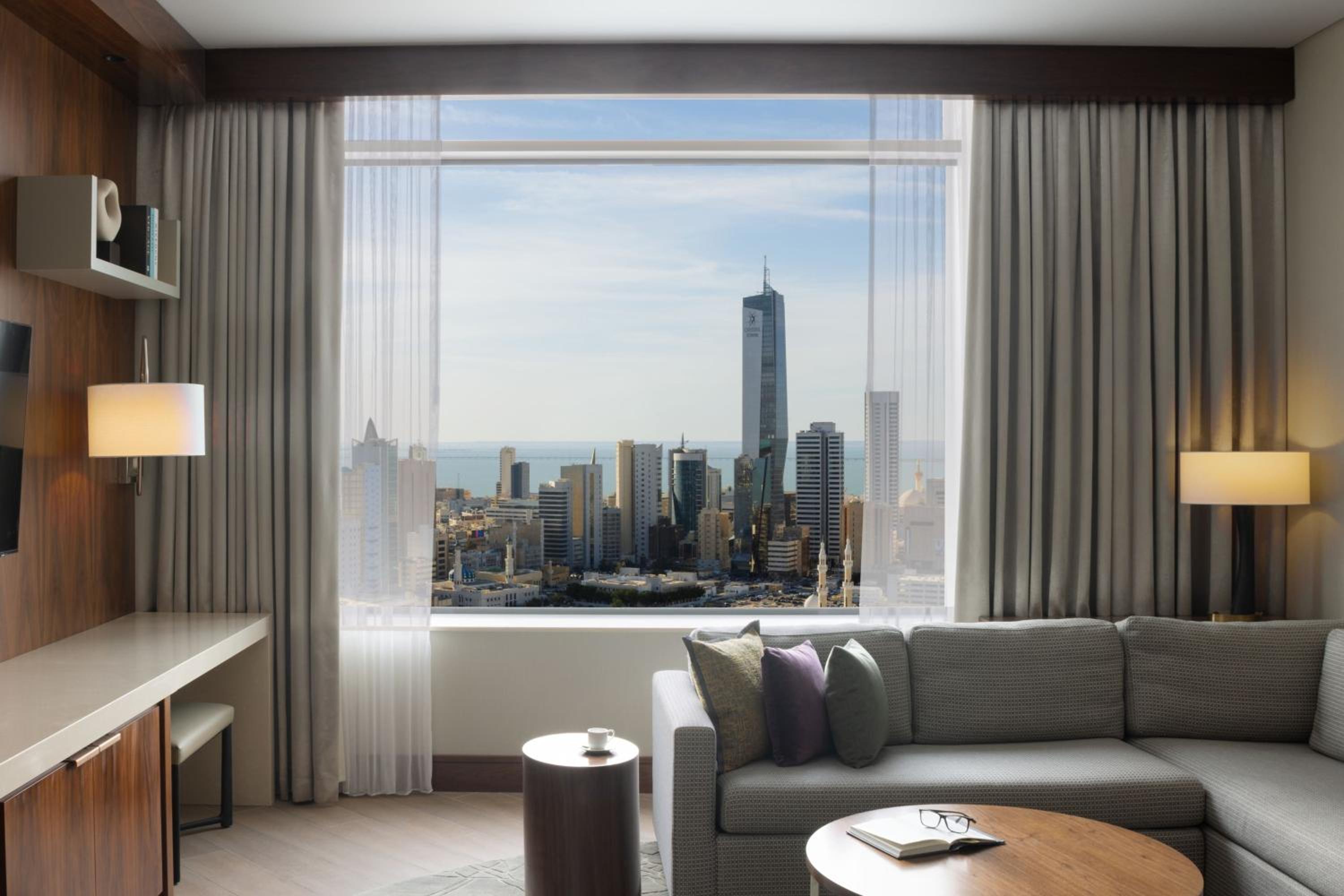 One-Bedroom Deluxe Apartment with City View - Photo 2