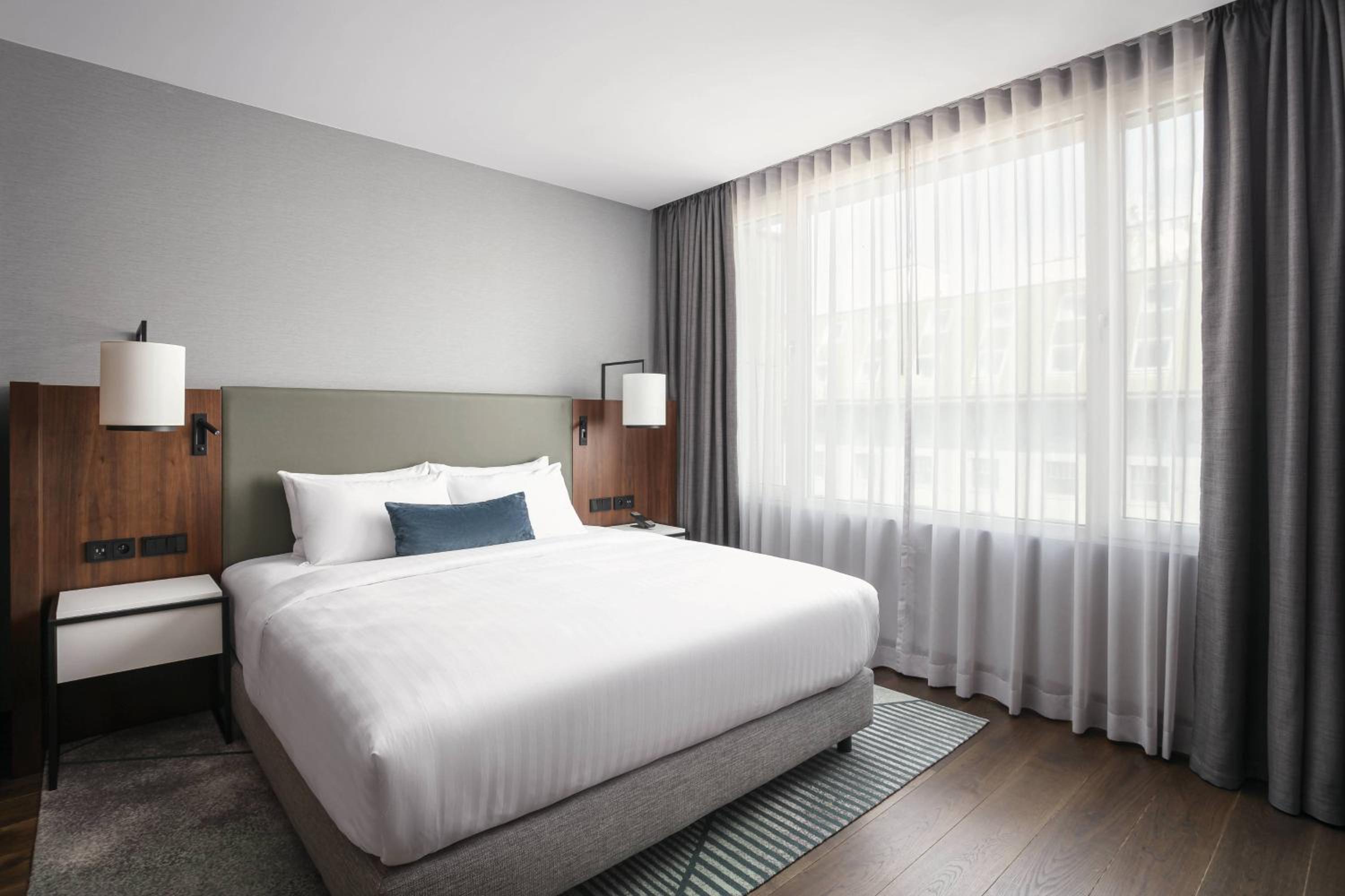 Club Suite, M Club access, 1 Bedroom Suite, 1 King