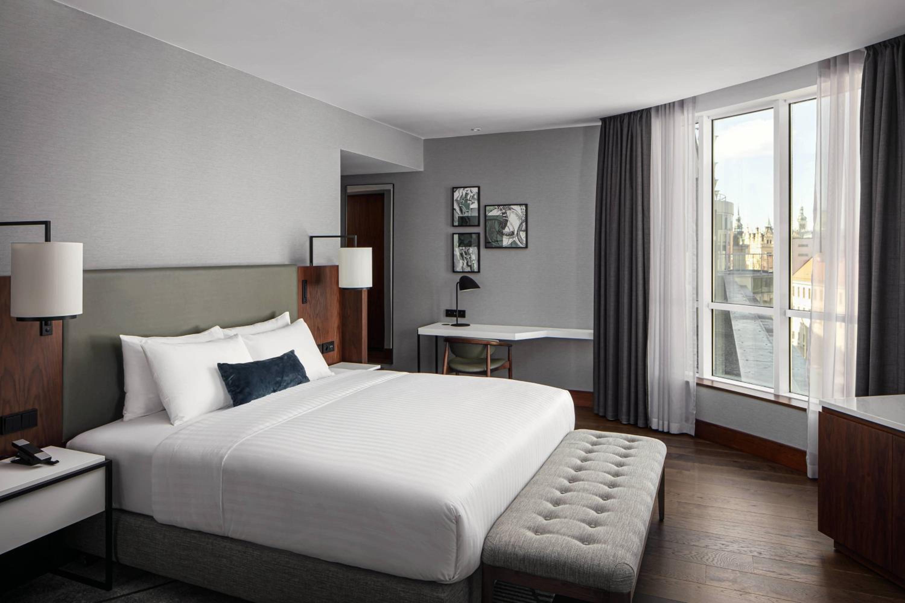 Club Guest Room, M Club access, 1 King