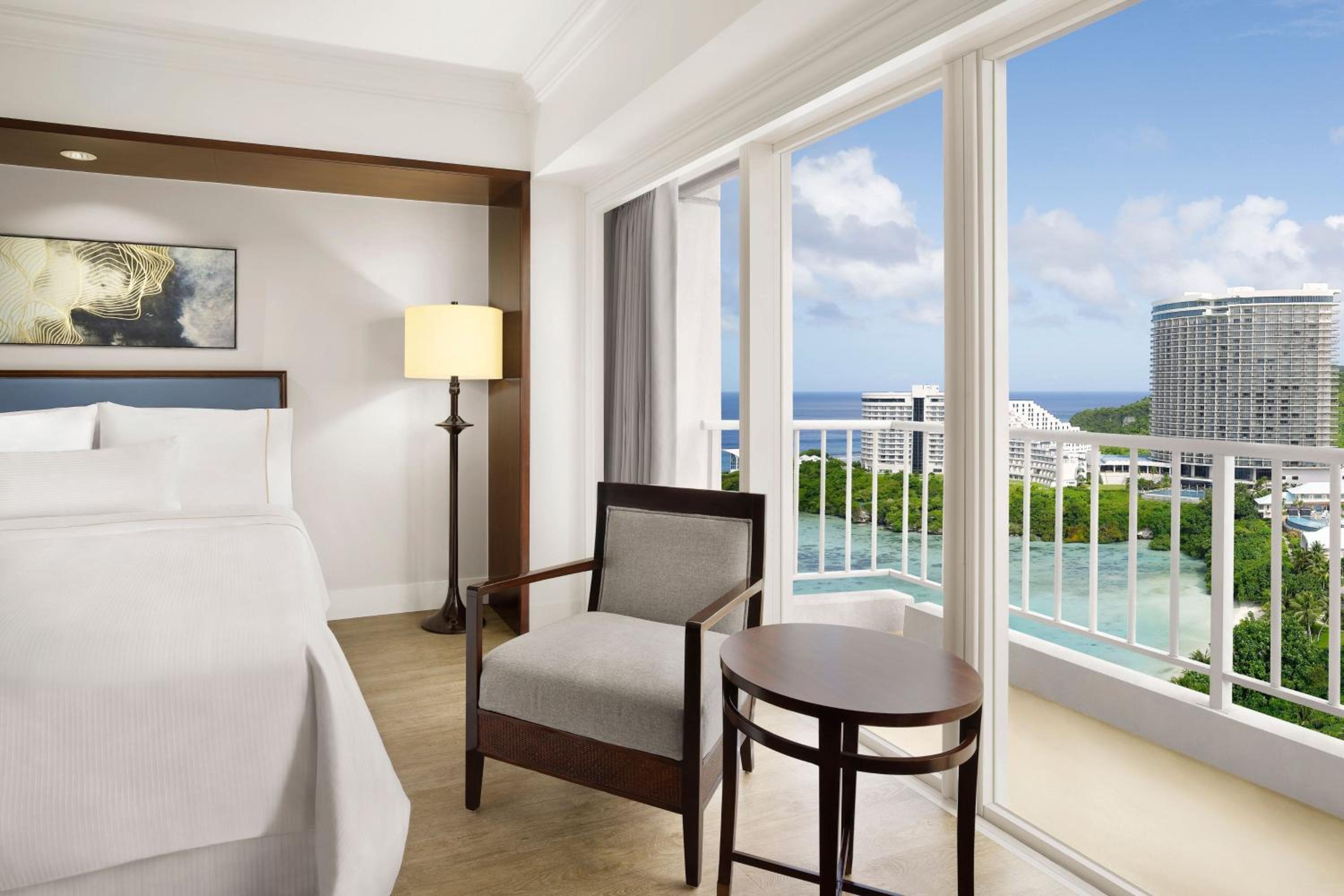 Deluxe Room with Partial Ocean View and 2 Queen Beds - Photo 3