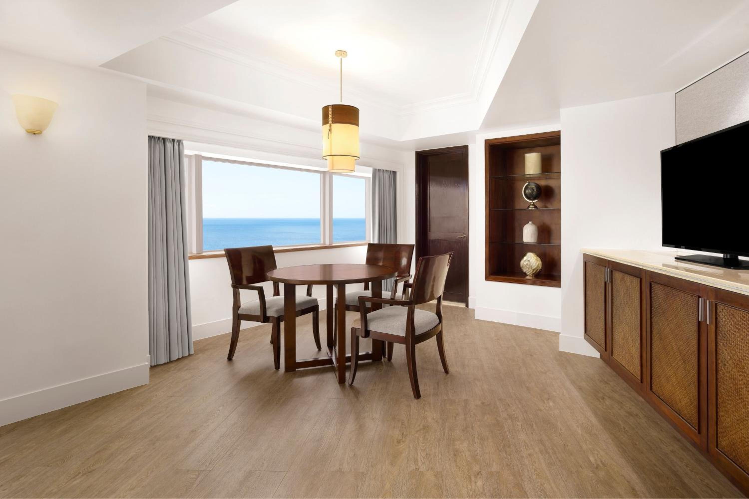 Ocean Front Suite, 1 Bedroom Suite, 2 Queen, Oceanfront photo 2