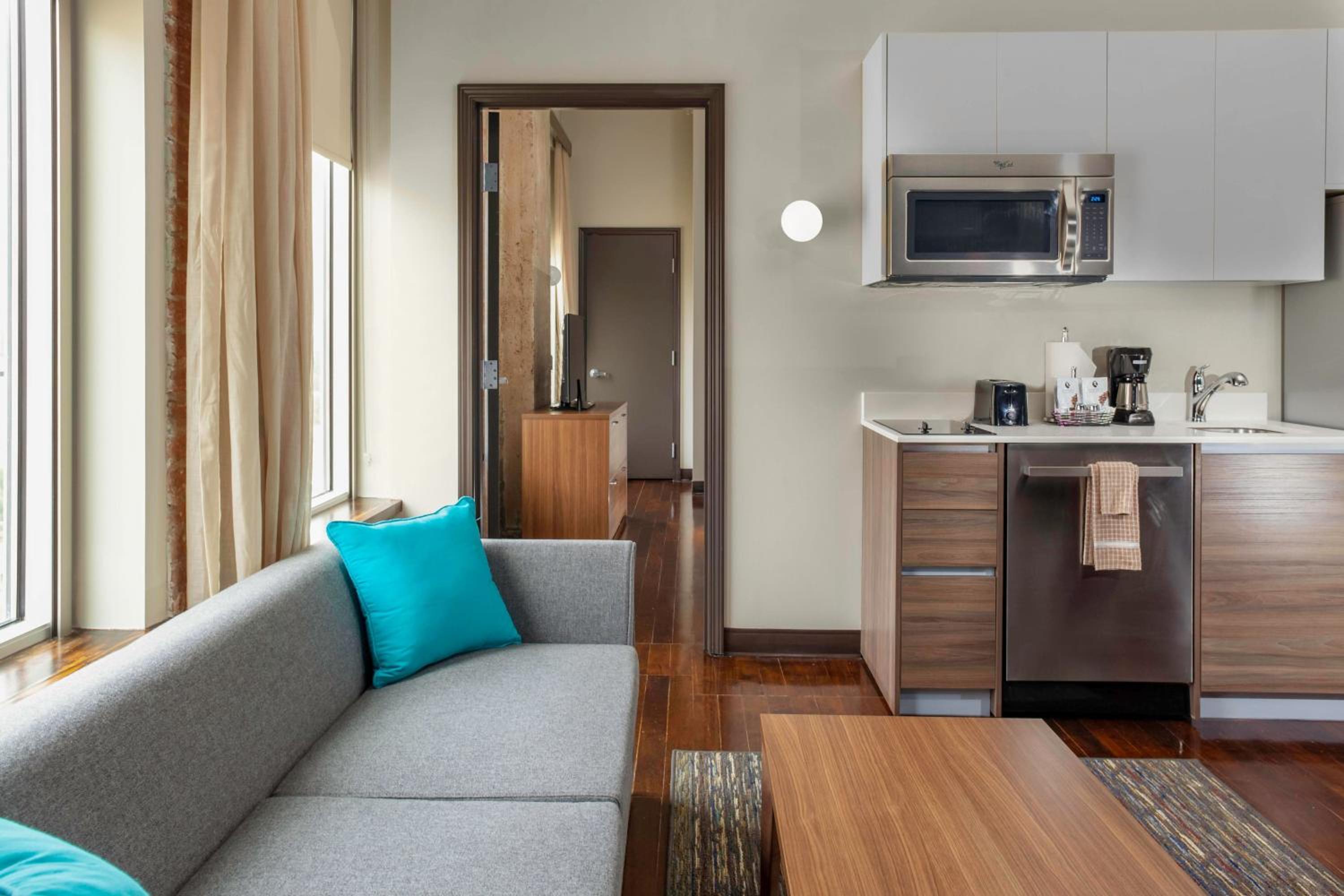 One-Bedroom King Suite photo 3