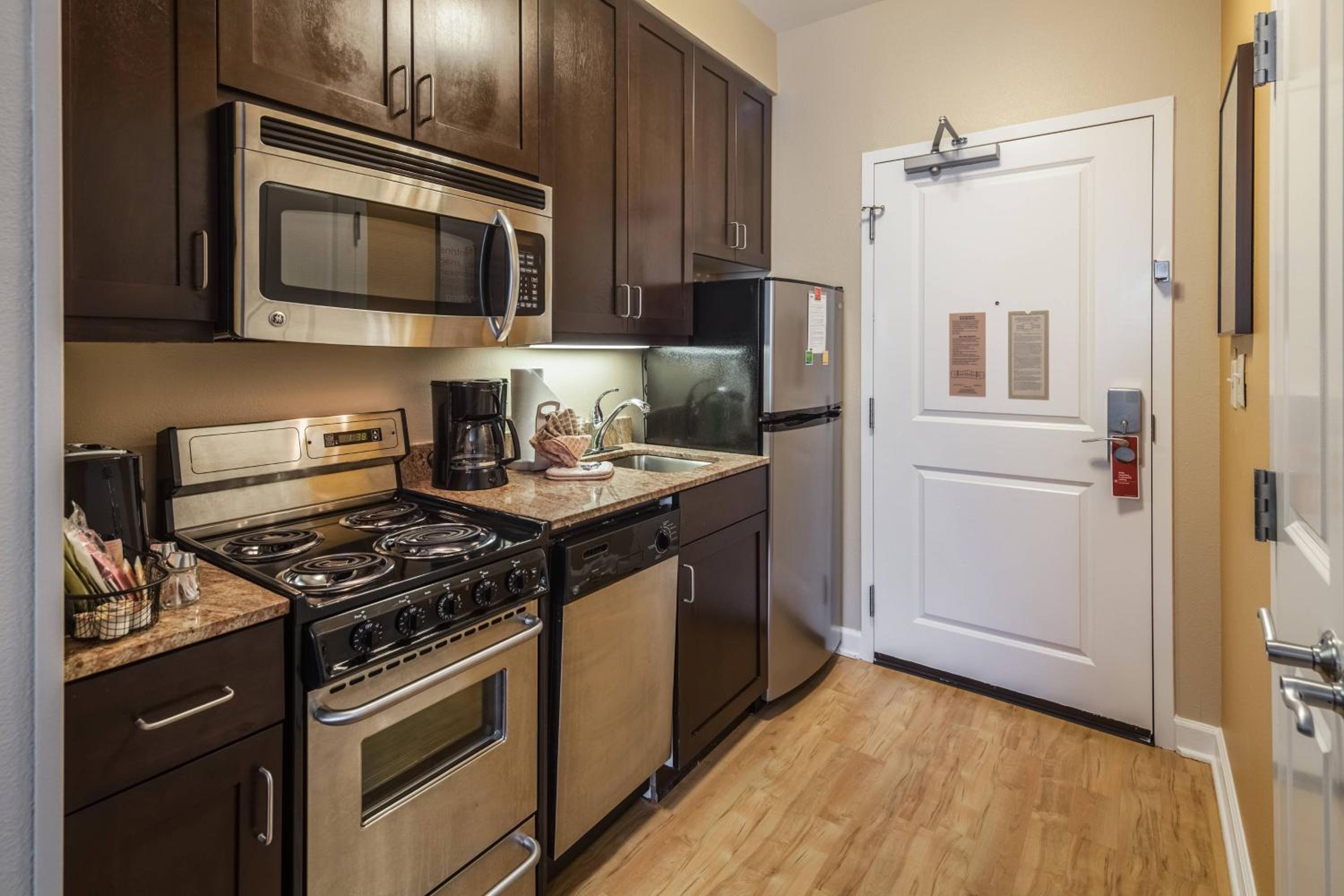 Two-Bedroom Suite - Photo 2