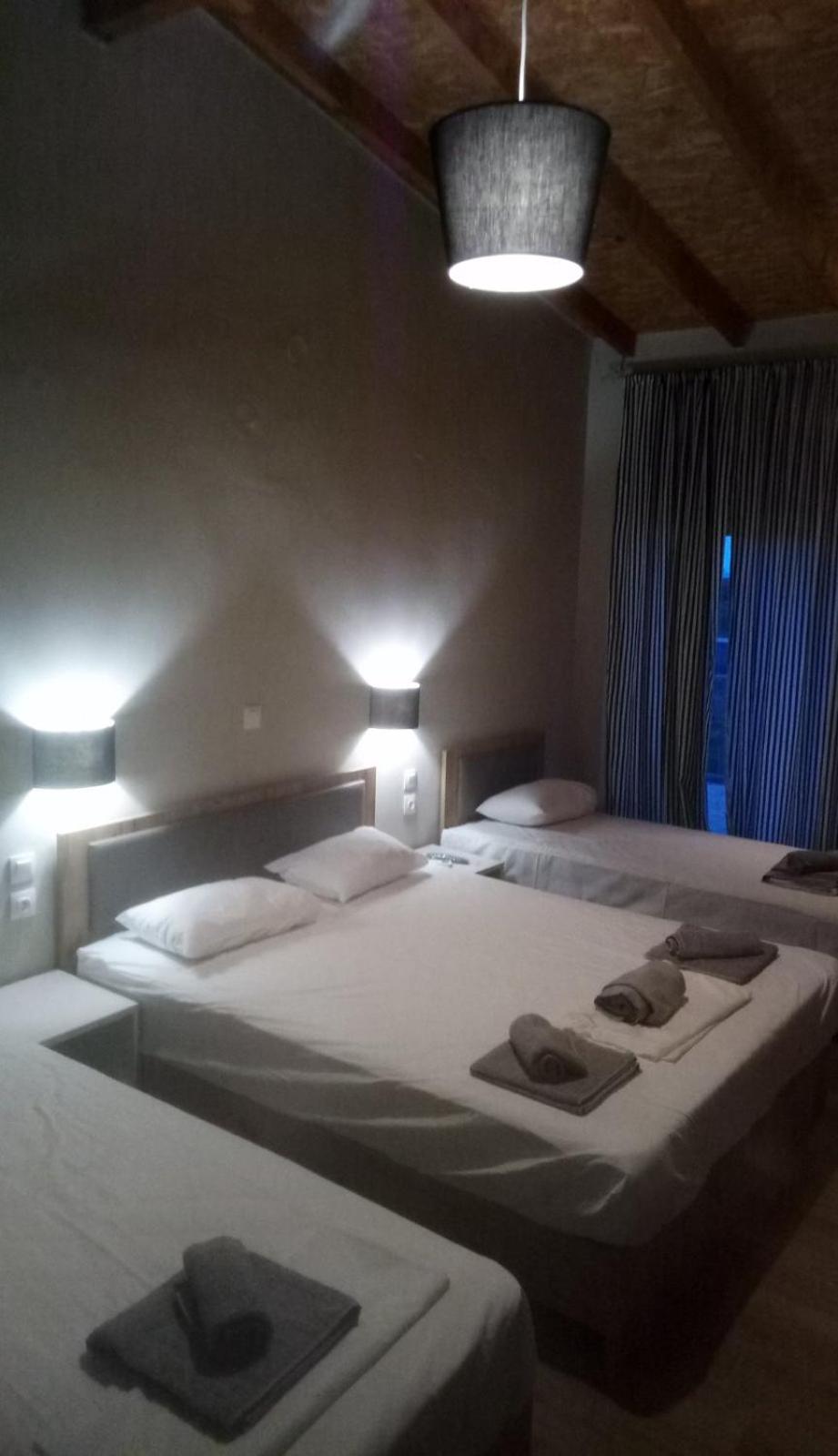 Quadruple Room with Bathroom photo 2