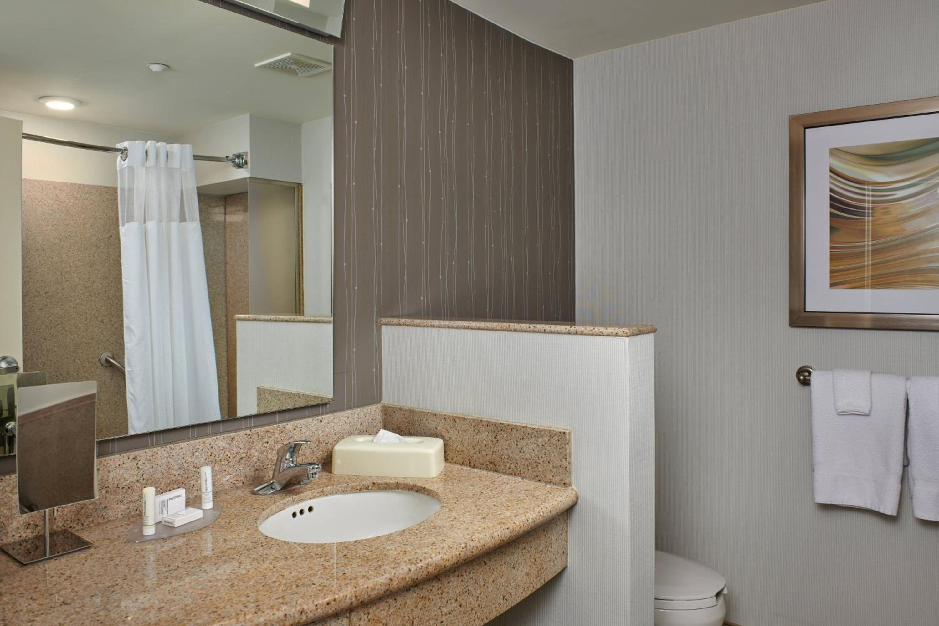 King Room with Sofa Bed - Photo 2
