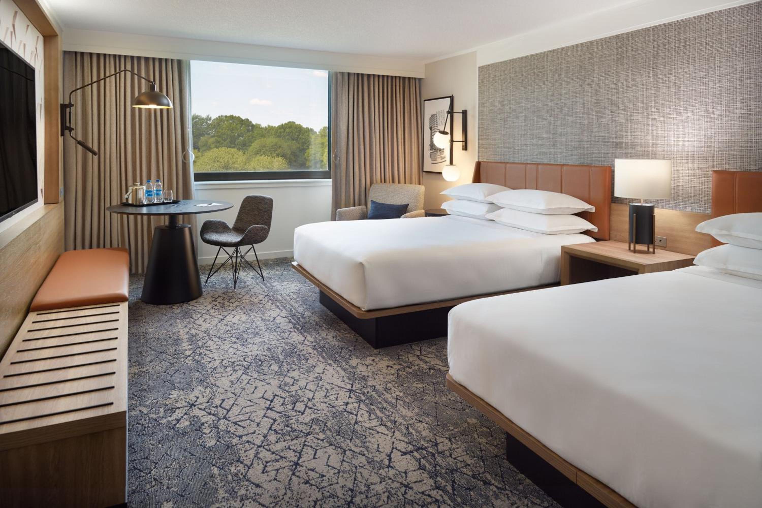 Queen Room with Two Queen Beds - Club Access - Photo 1