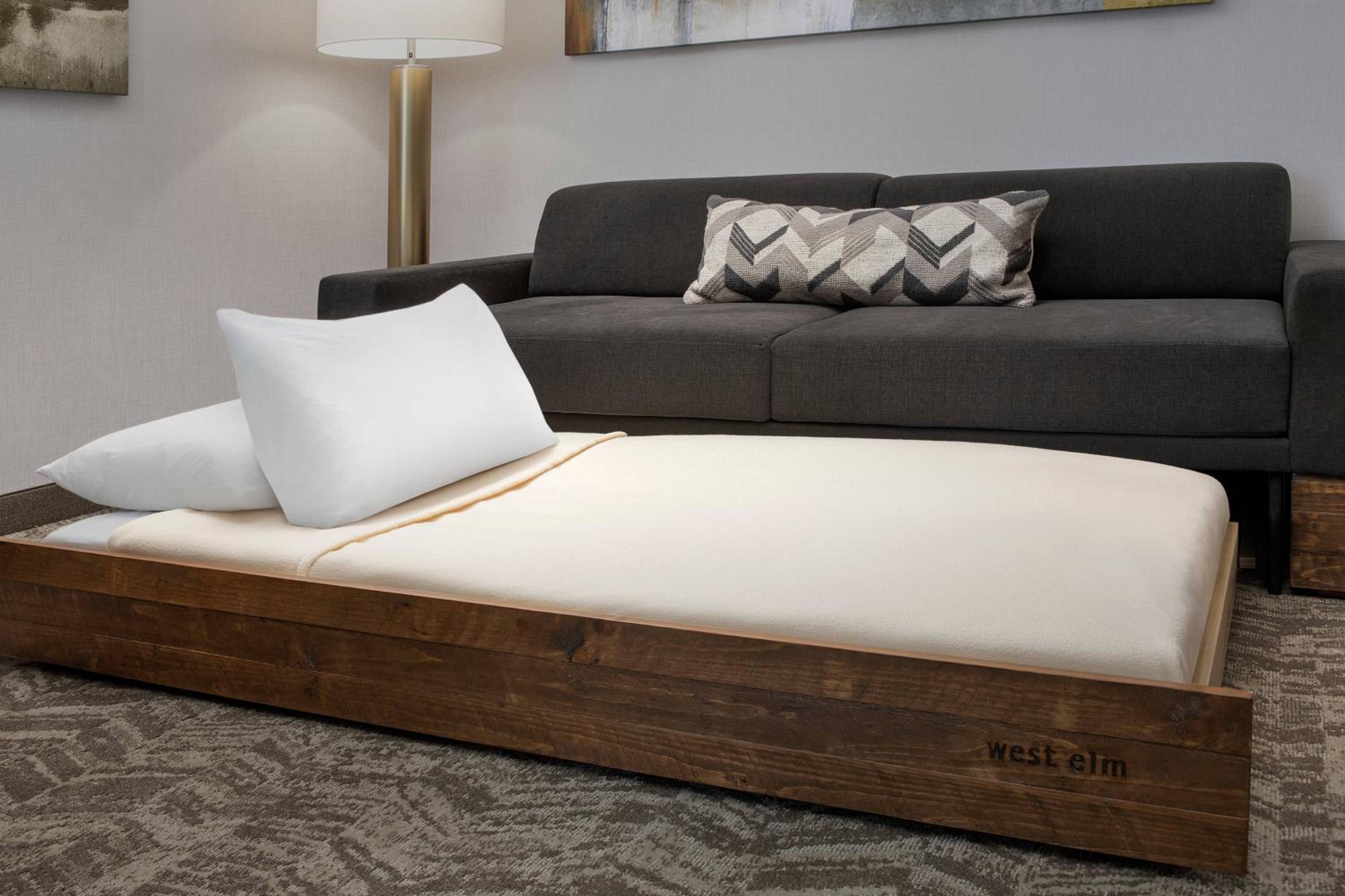 Suite, 1 King, Trundle bed - Photo 2