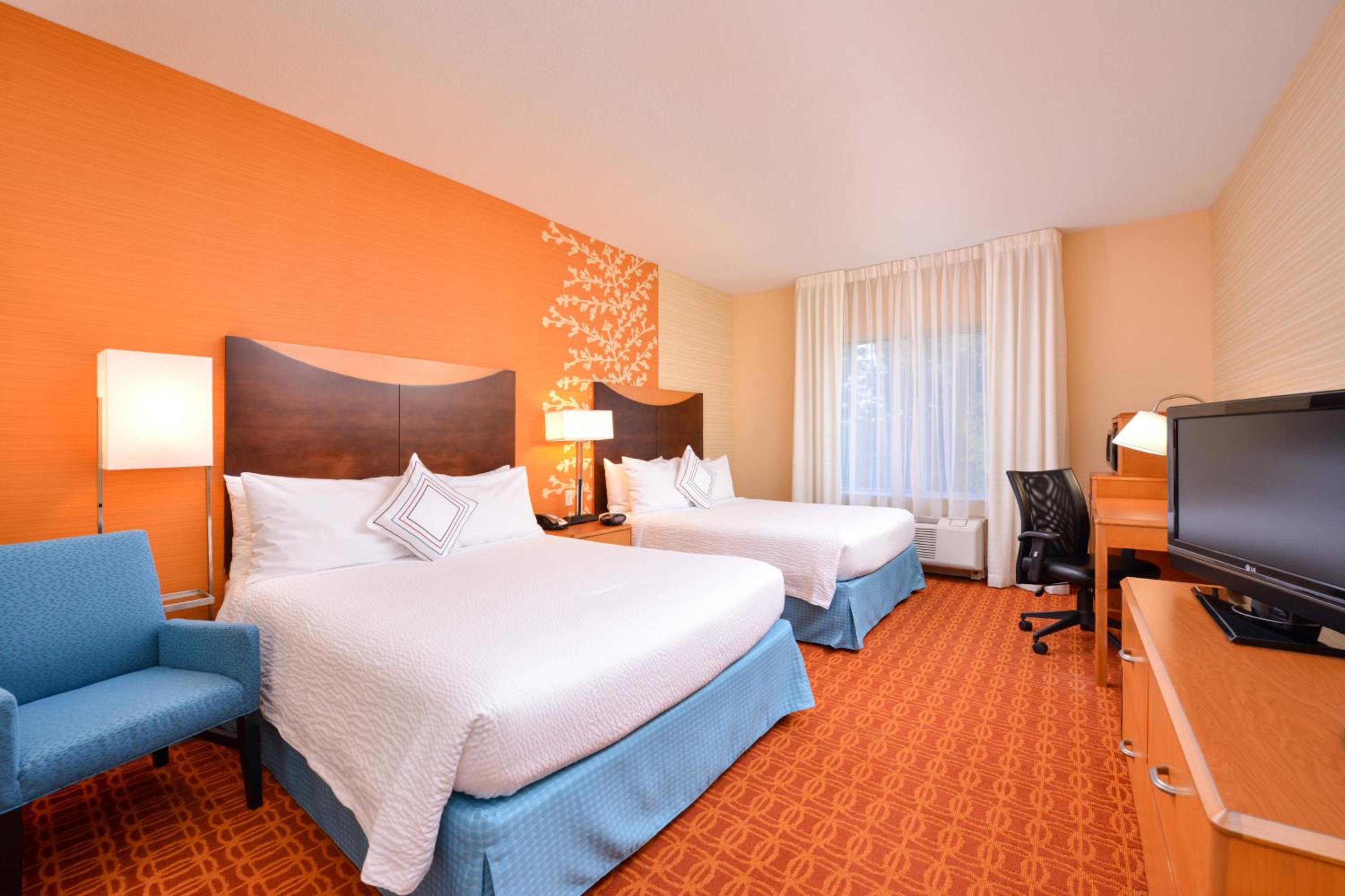 Queen Room with Two Queen Beds - Photo 1
