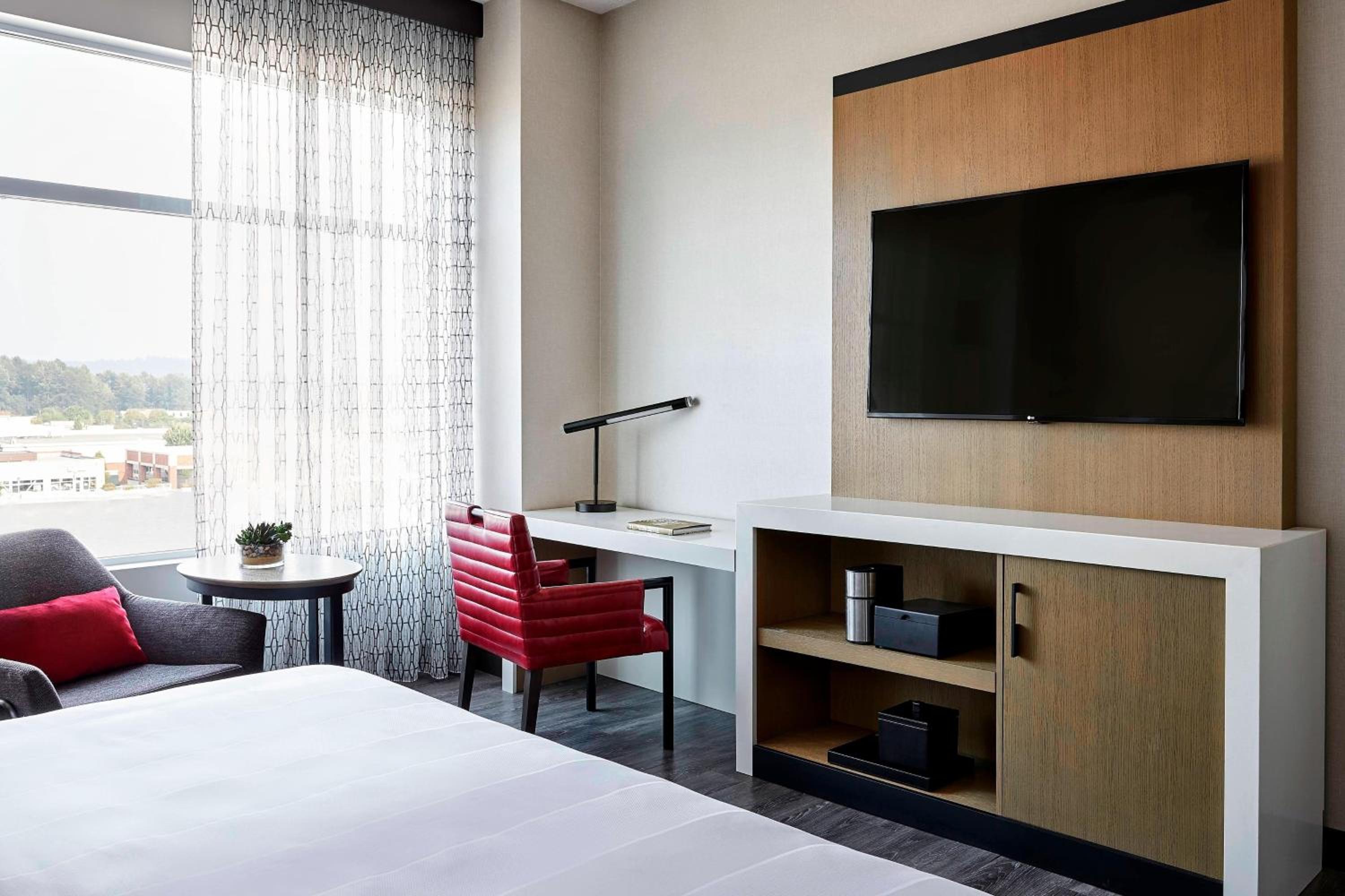 King Room - Concierge Level - Photo 1