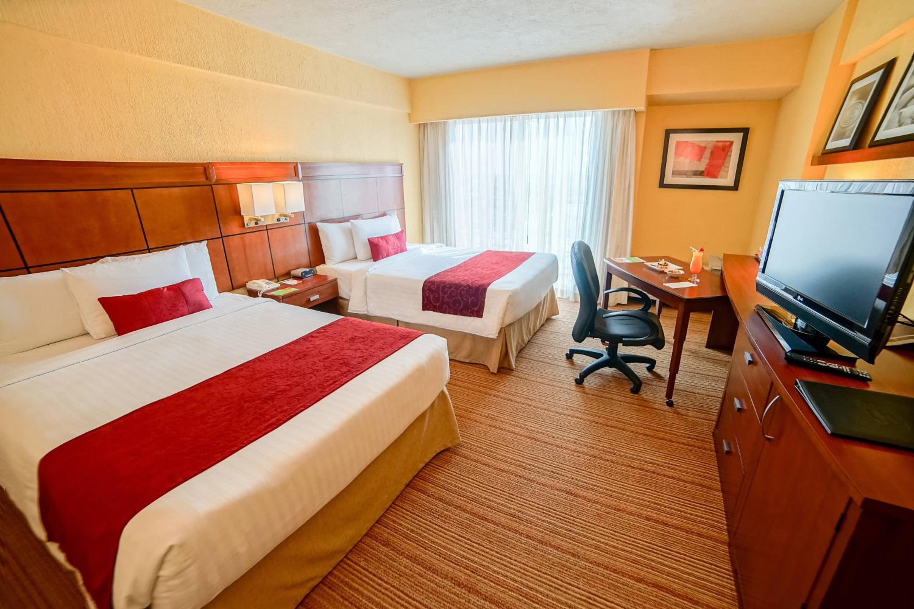 Classic Guest Room, 2 Double Beds, City View - Photo 7