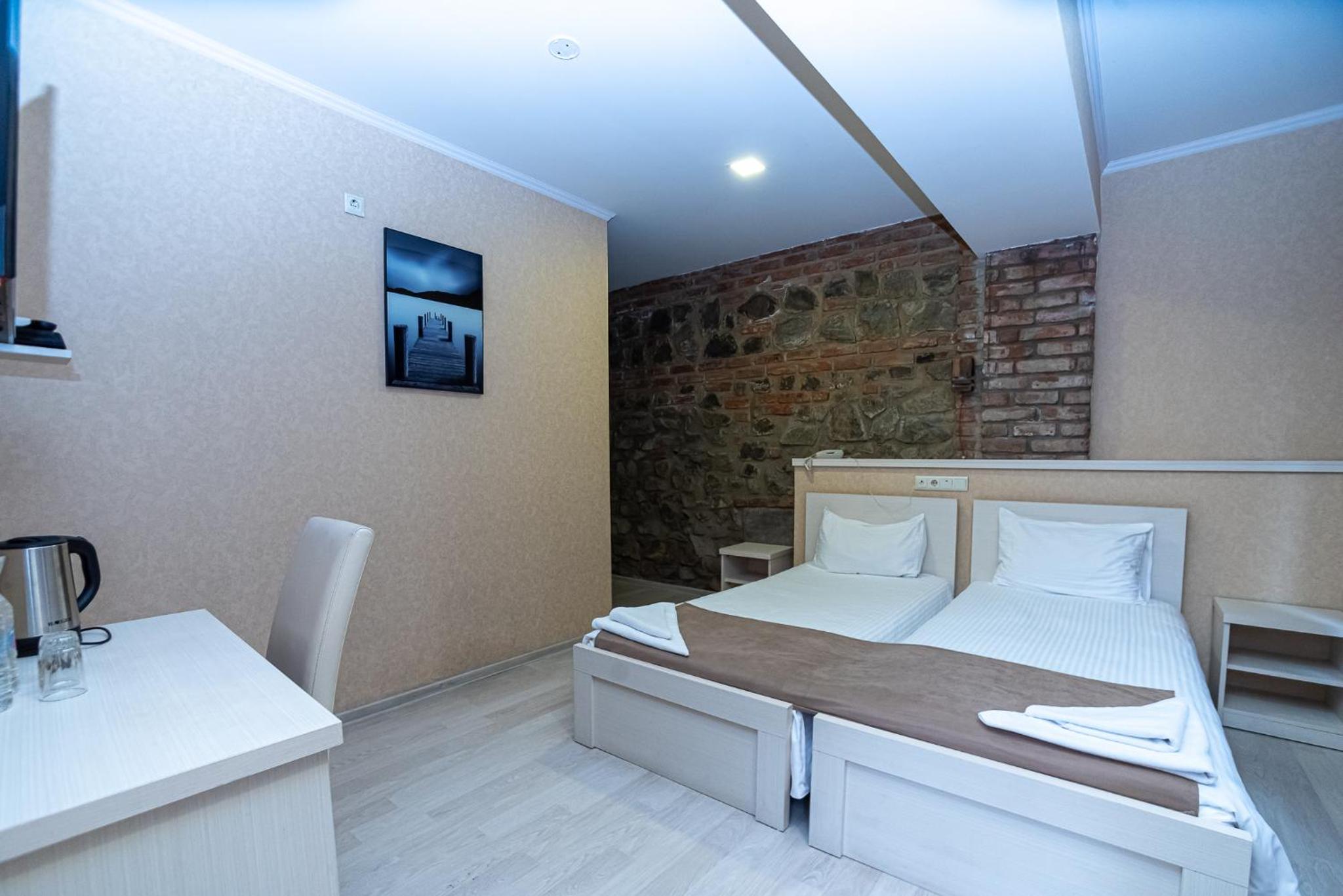 Standard Twin Room photo 2