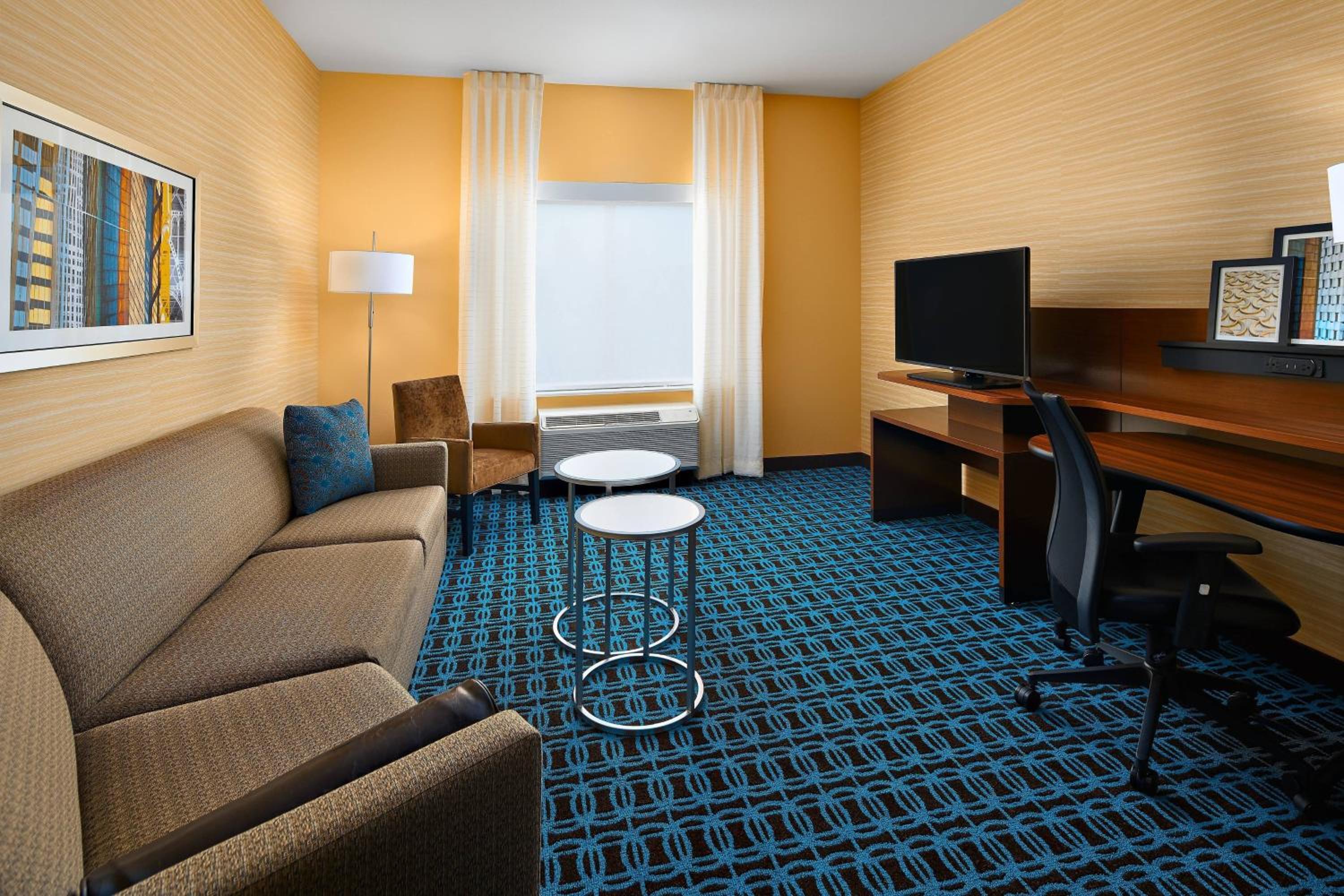 King Suite with Sofa Bed - Hearing Accessible photo 3