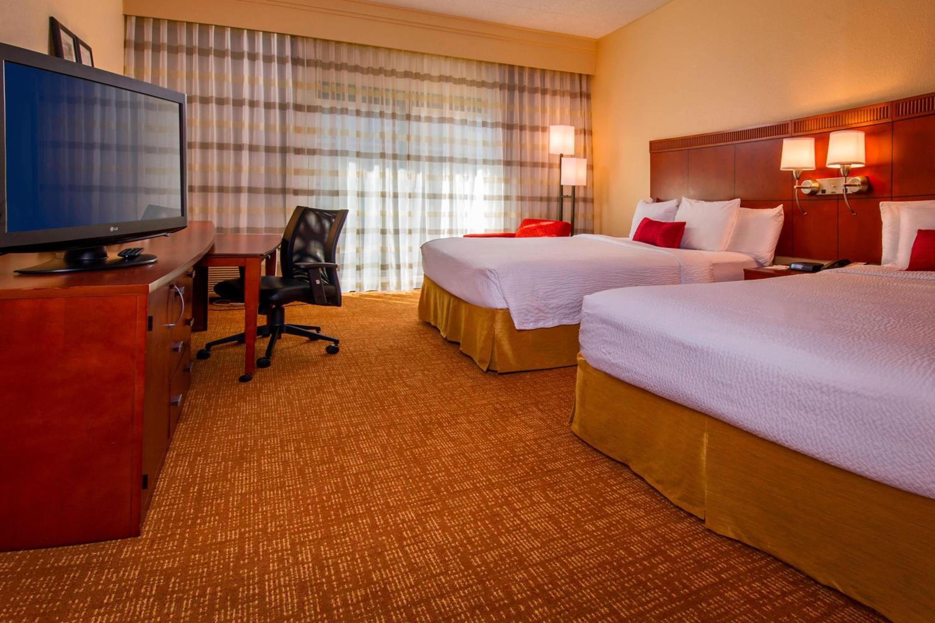 Queen Room with Two Queen Beds - Photo 1