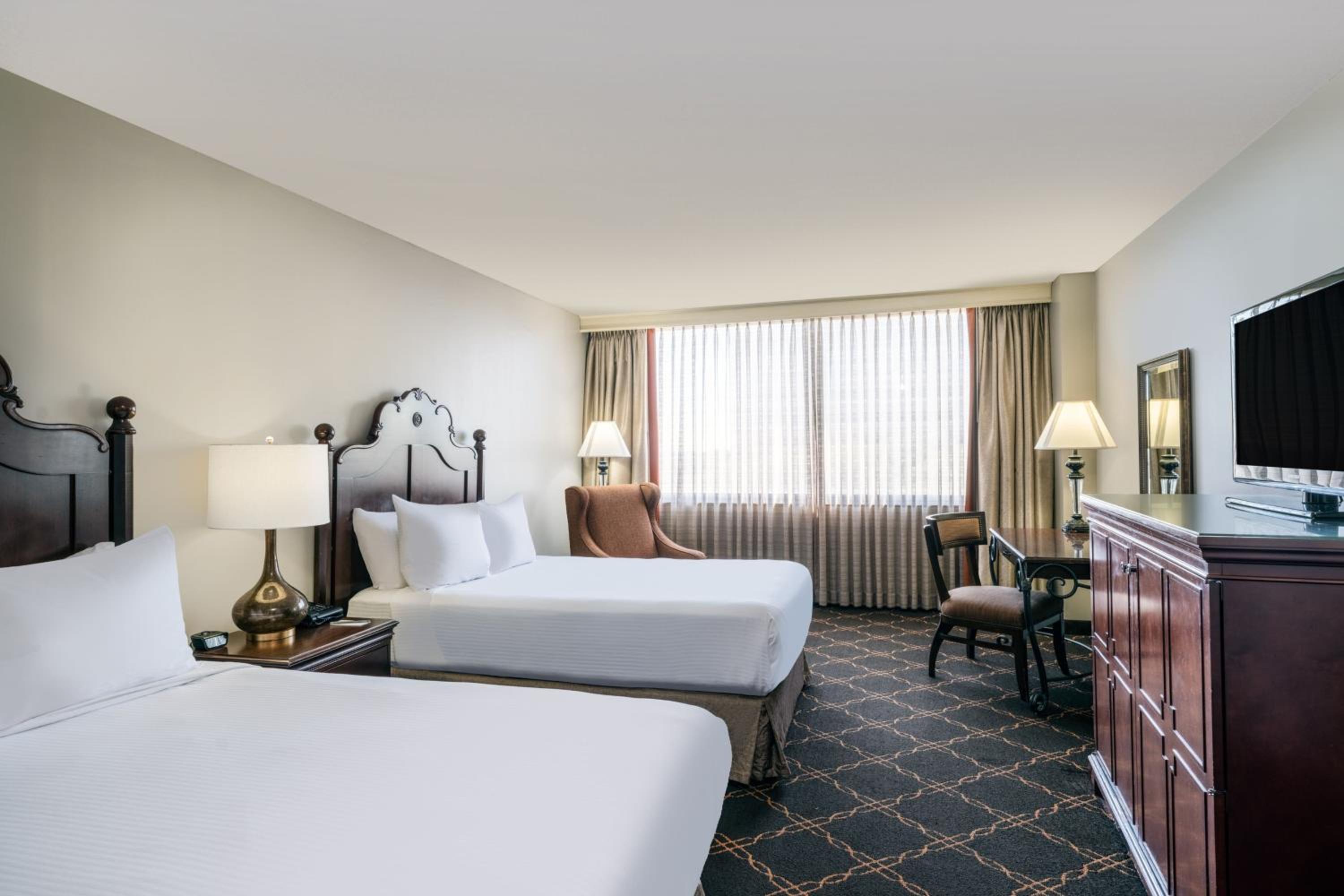 Double Room with Two Double Beds - Photo 3