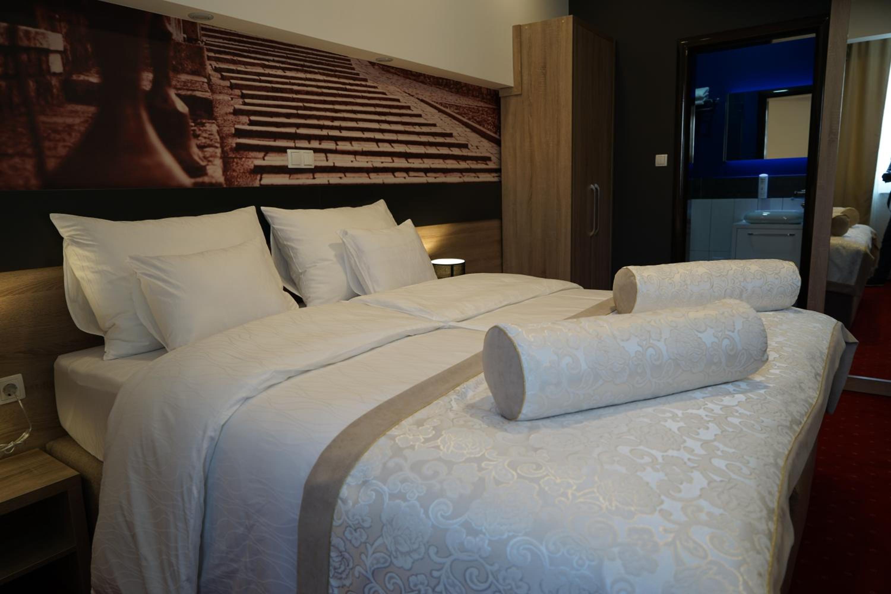 Delux King Room