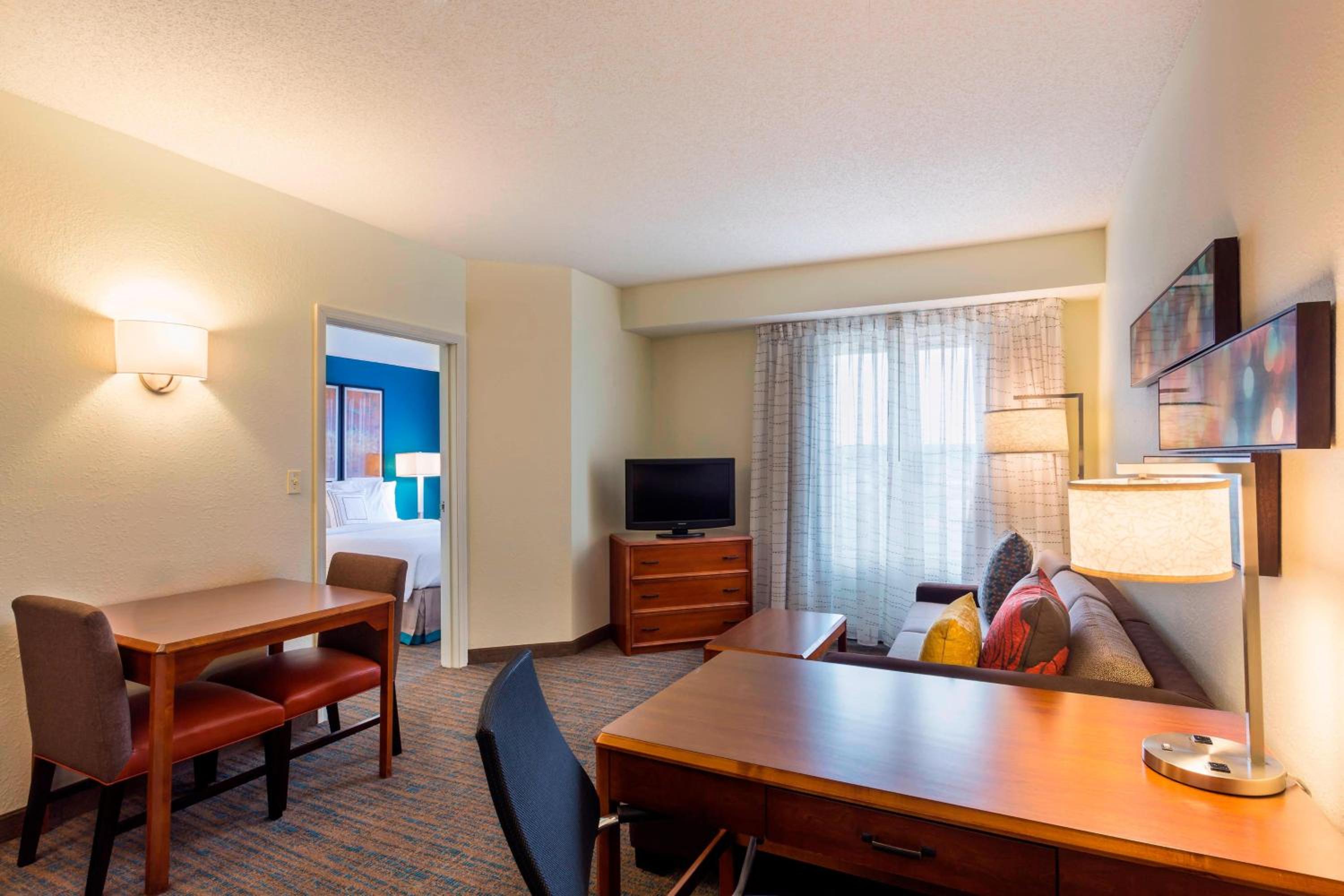 One-Bedroom Suite - Photo 1