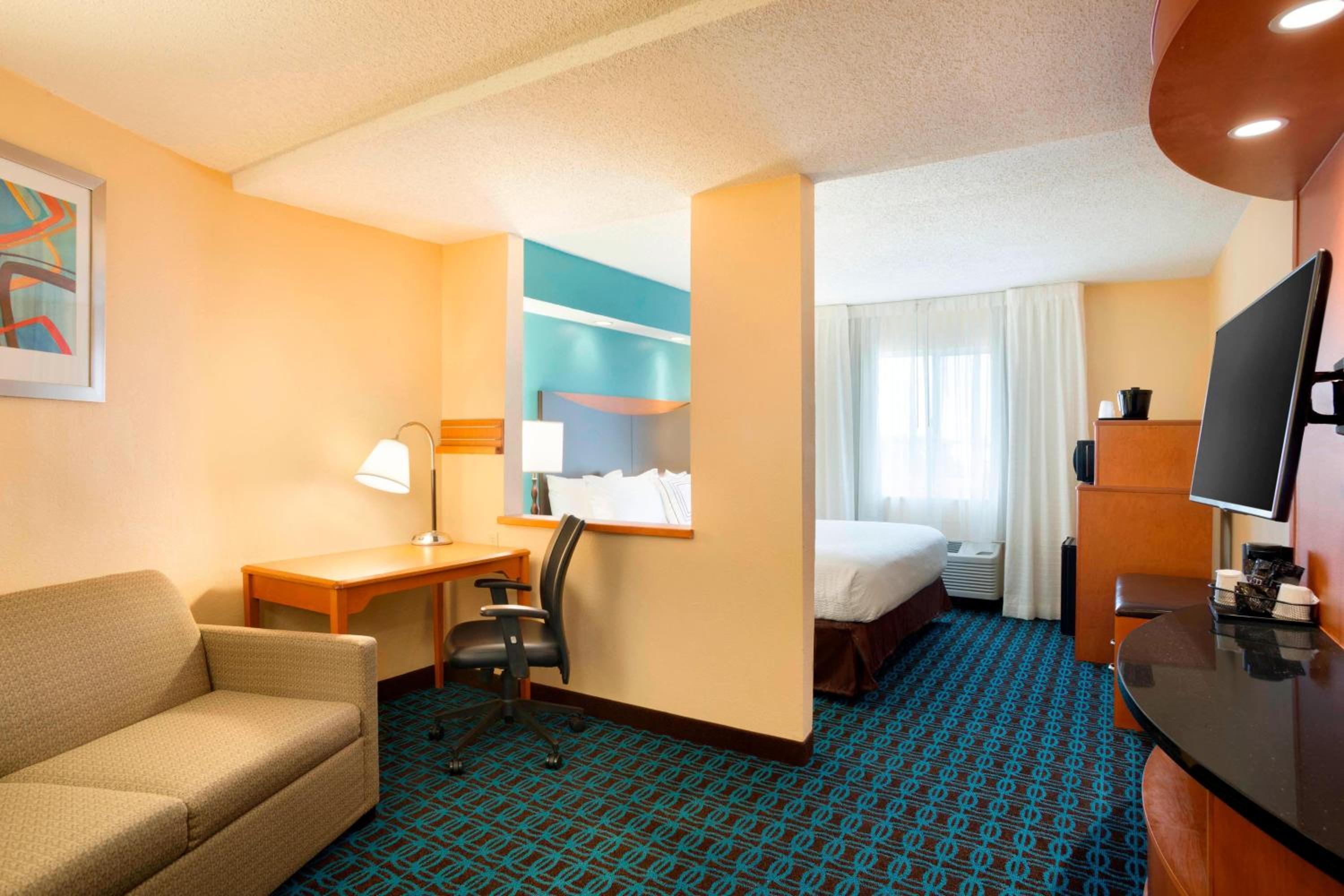 Deluxe King Room - Photo 1