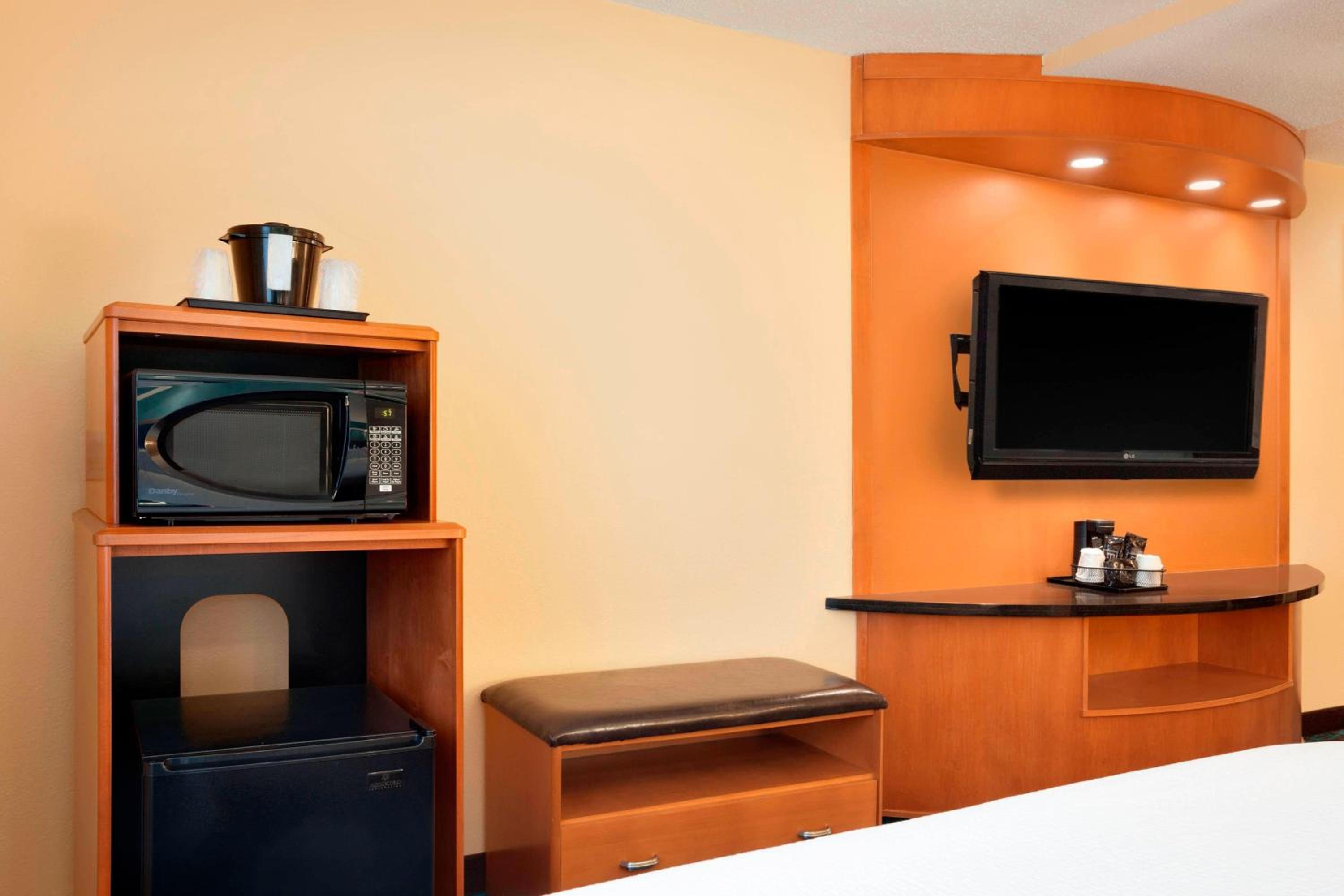 Deluxe King Room - Photo 3