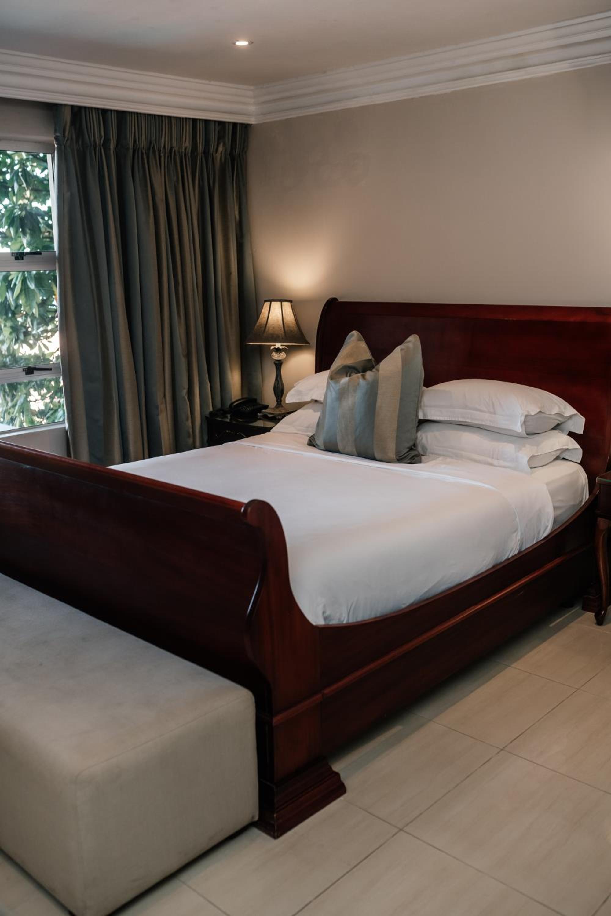 Deluxe Room with Sea View photo 2
