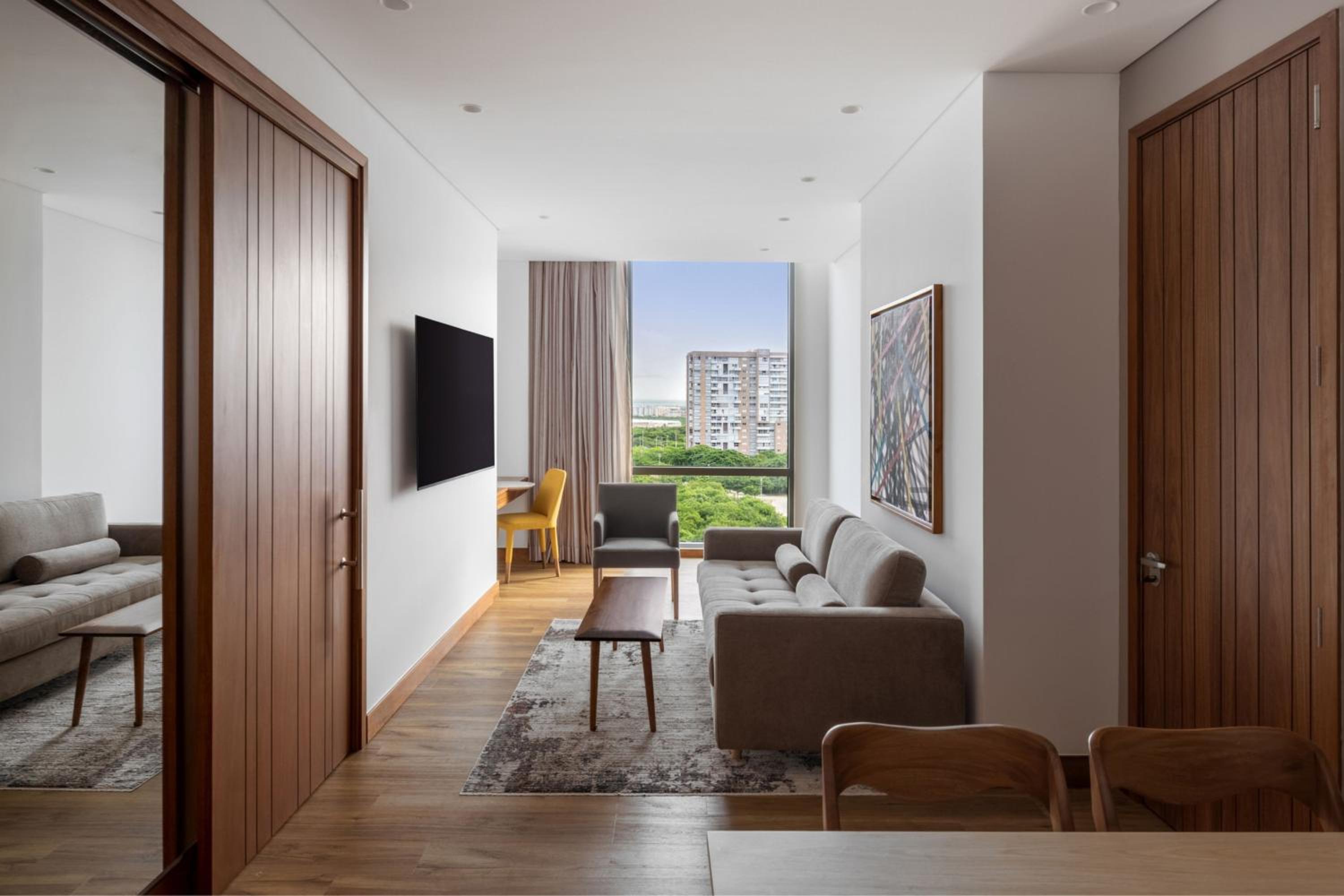 One-Bedroom Suite - Club Lounge Access