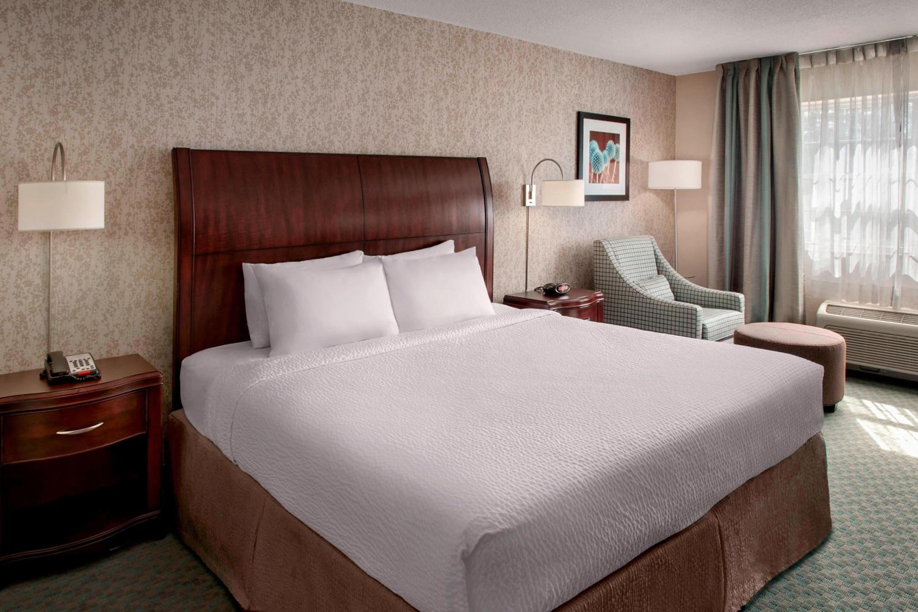 Standard King Room - Photo 4