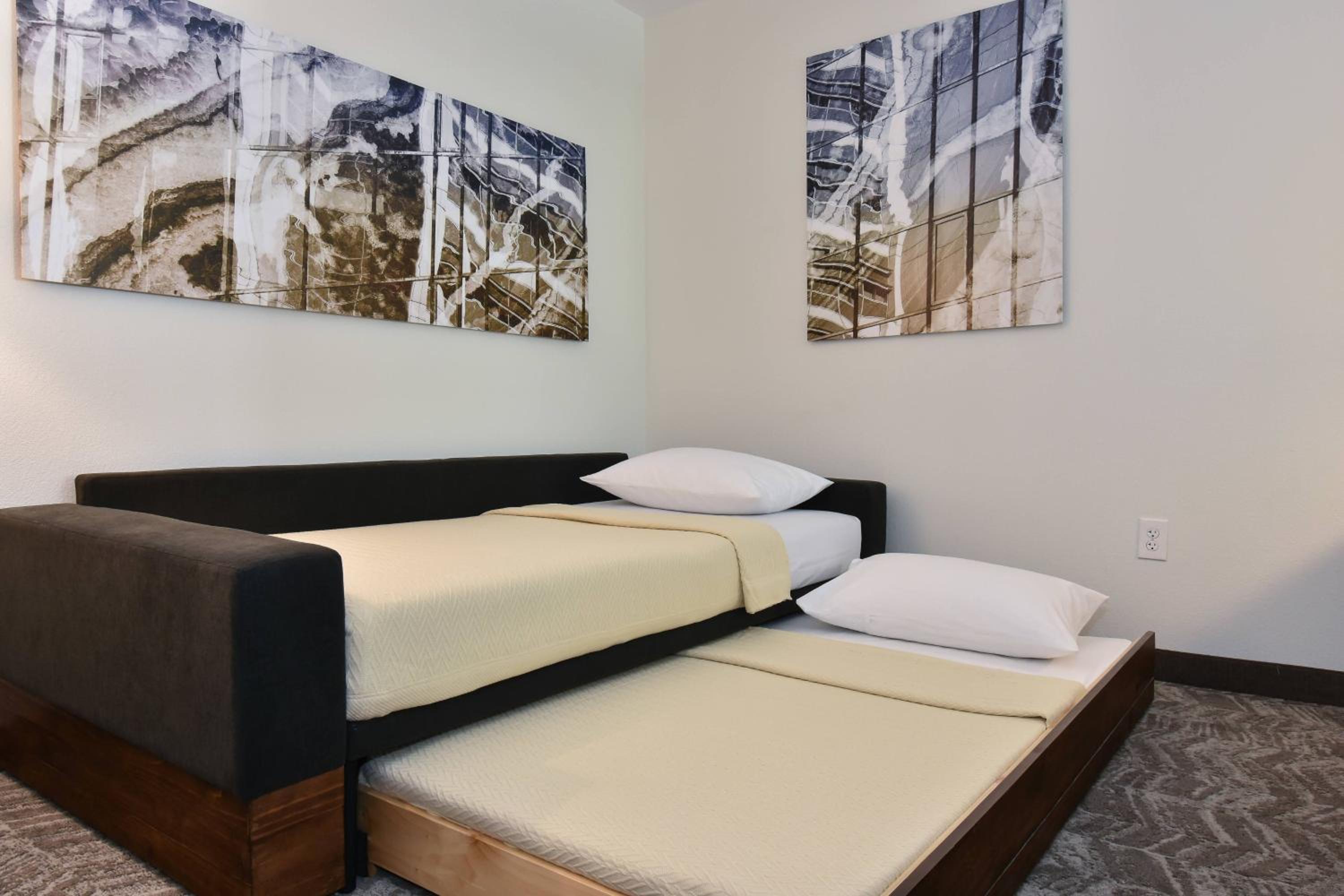 Queen Suite with Two Queen Beds and Trundle Sofa - Hearing Accessible - Photo 3