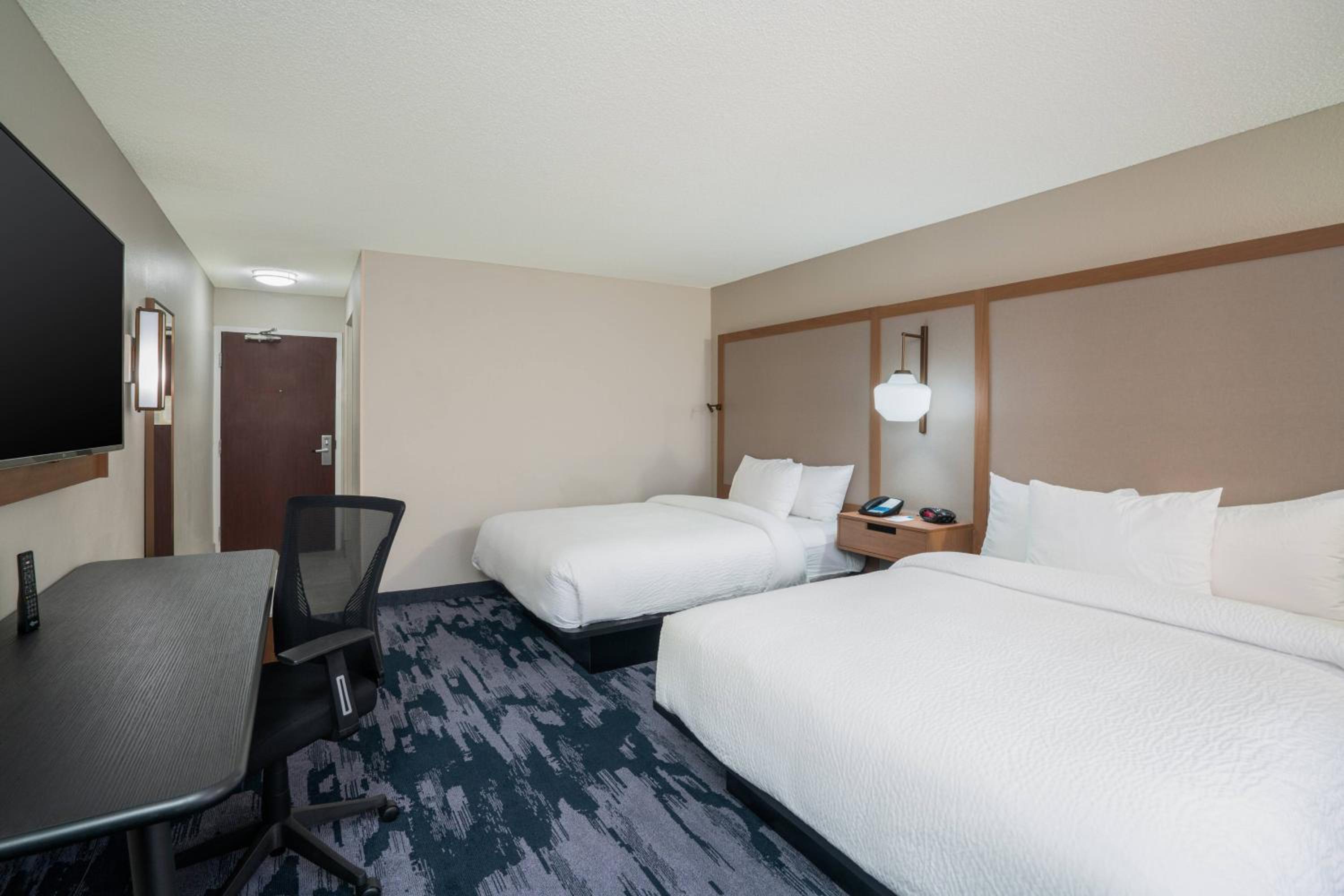 Double Room with Two Double Beds - Photo 3