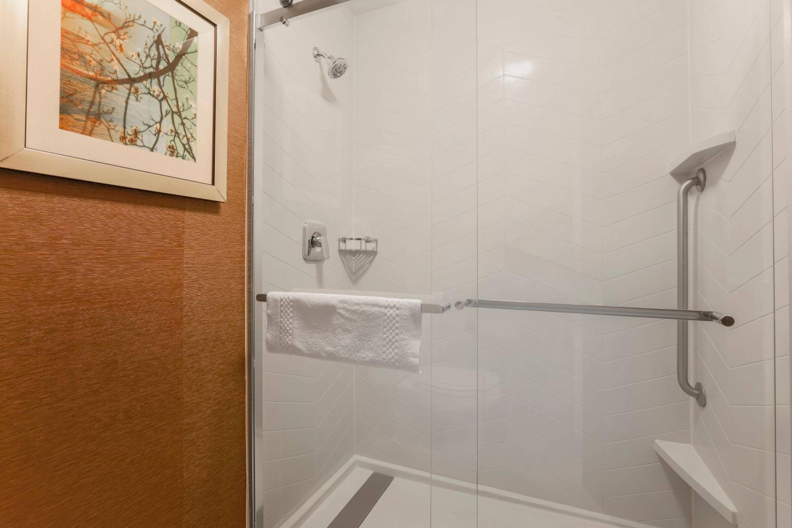 Double Room with Two Double Beds - Photo 2