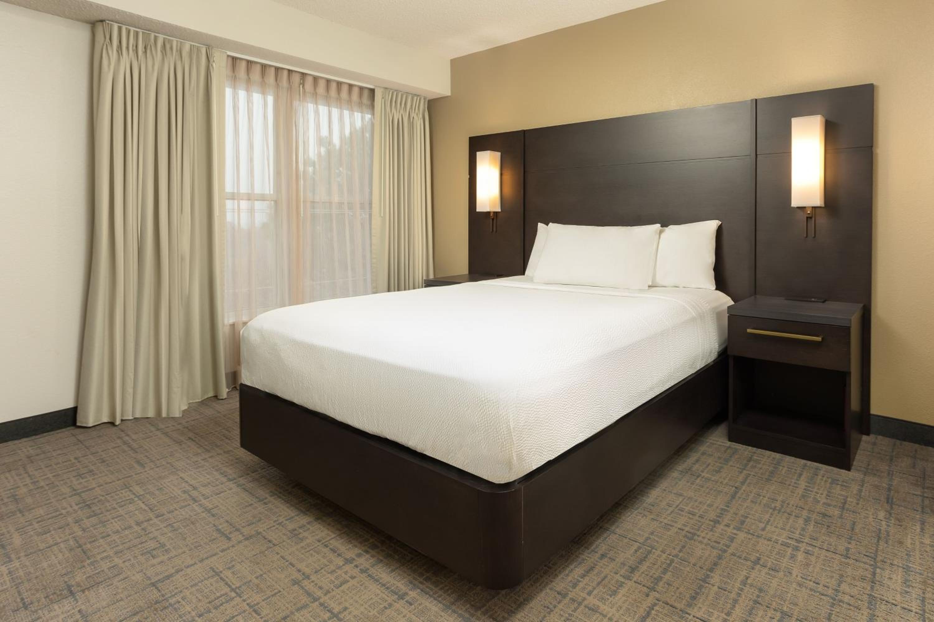 Two-Bedroom Suite with Sofa Bed and Fireplace - Photo 10
