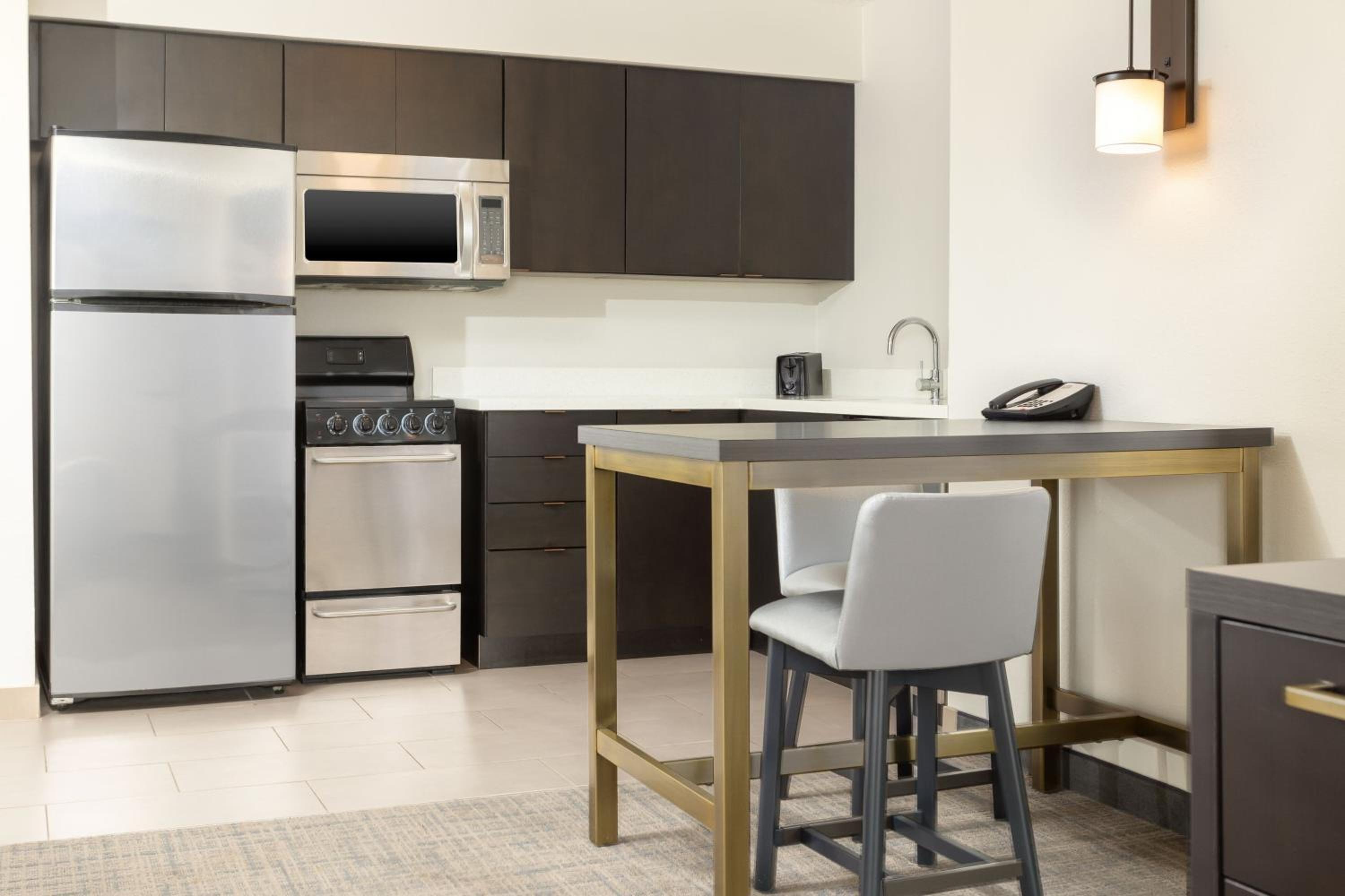 One-Bedroom Suite - Photo 2